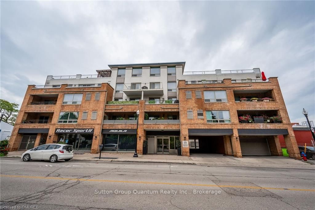 151 ROBINSON Street #401