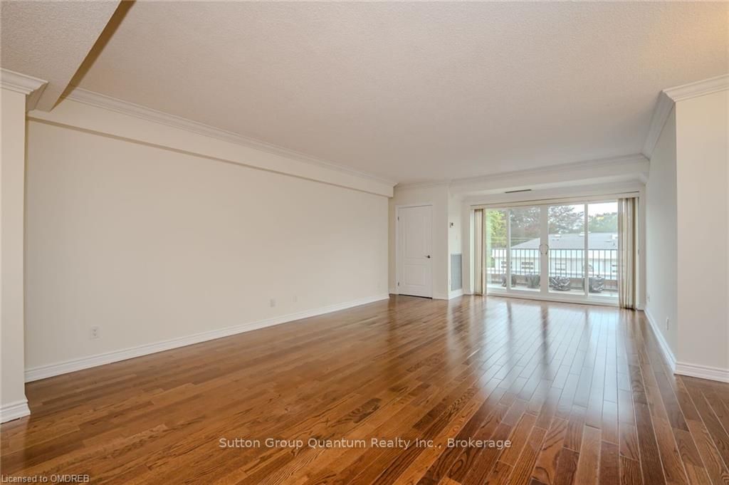 151 ROBINSON Street #401