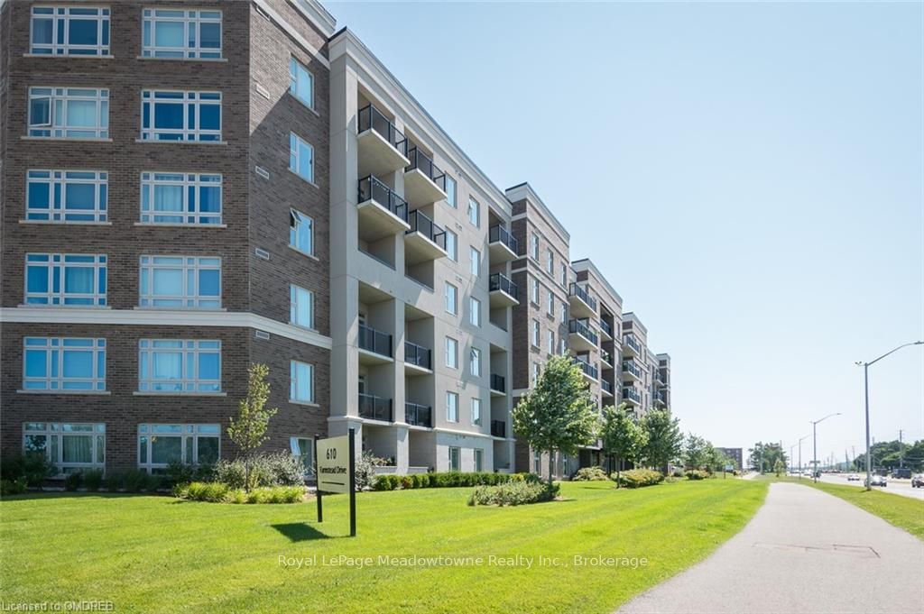 610 FARMSTEAD DRIVE #126