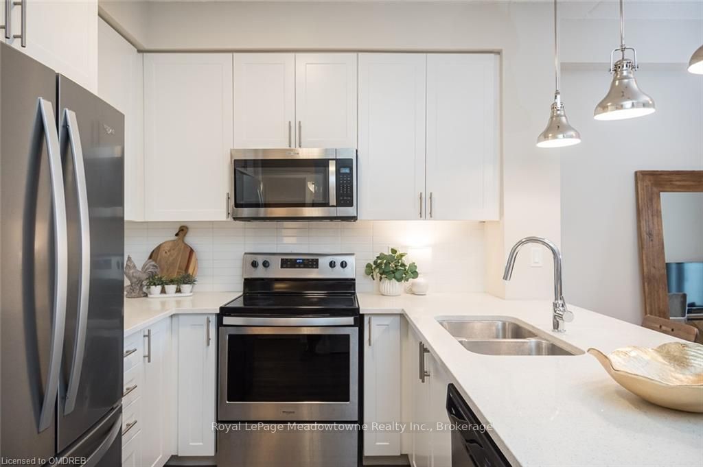 610 FARMSTEAD DRIVE #126