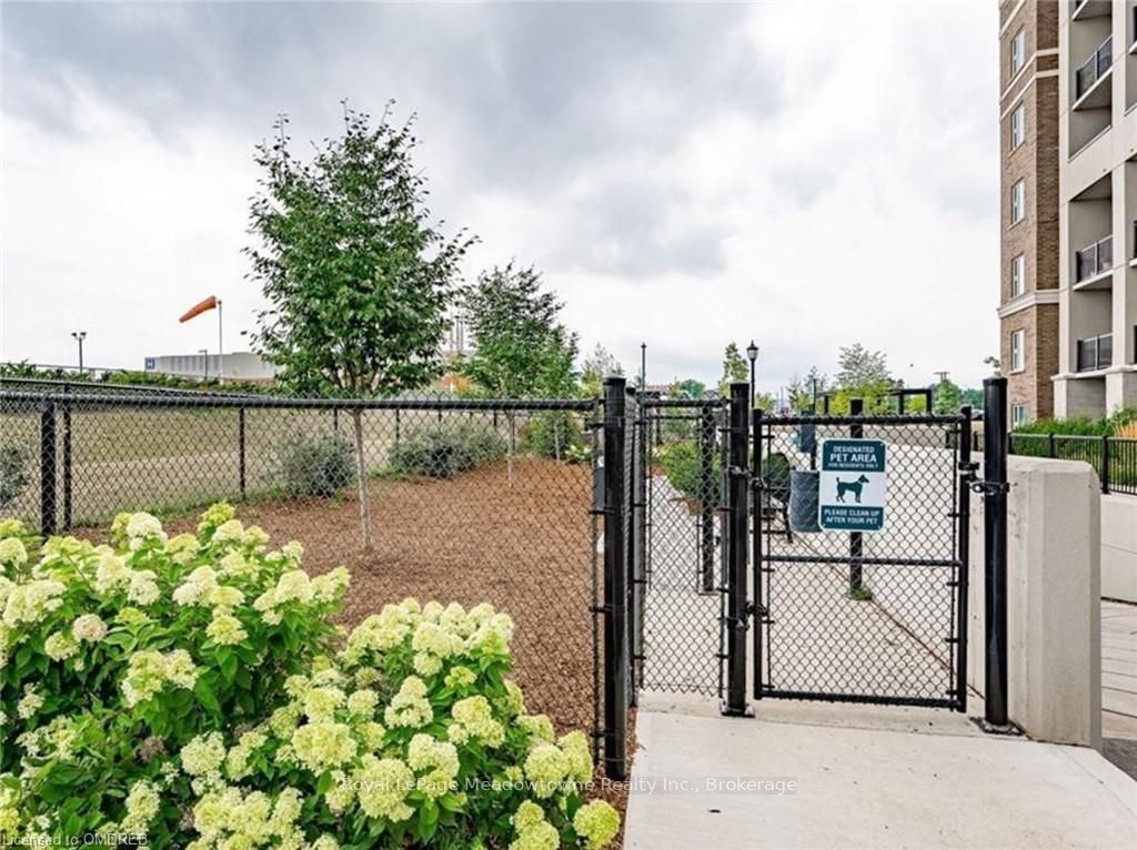 610 FARMSTEAD DRIVE #126