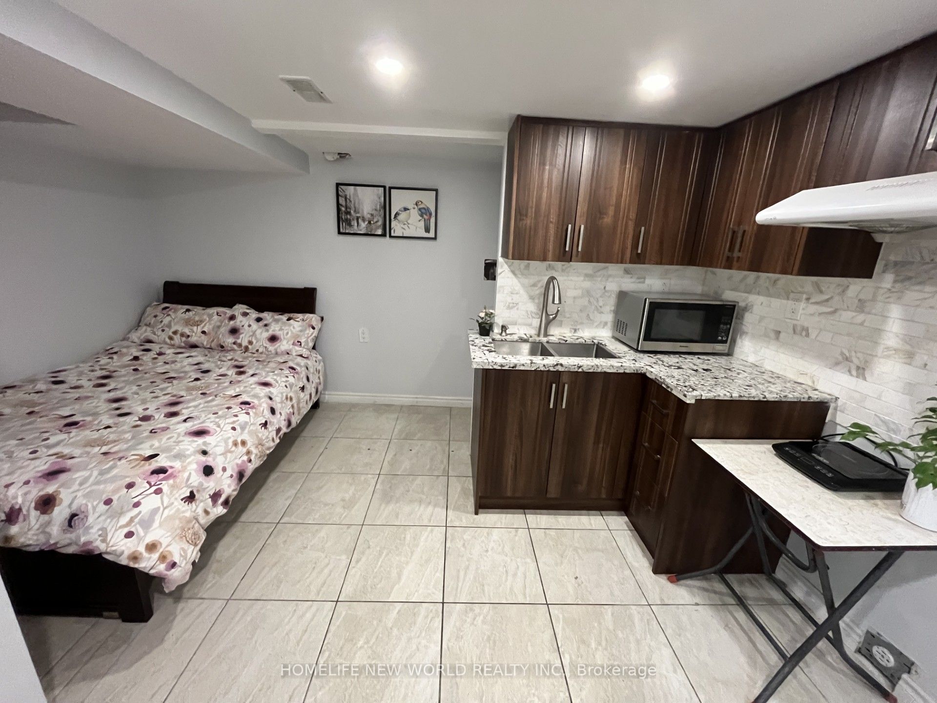 2466 St Clair Avenue W, #Bsmt 01