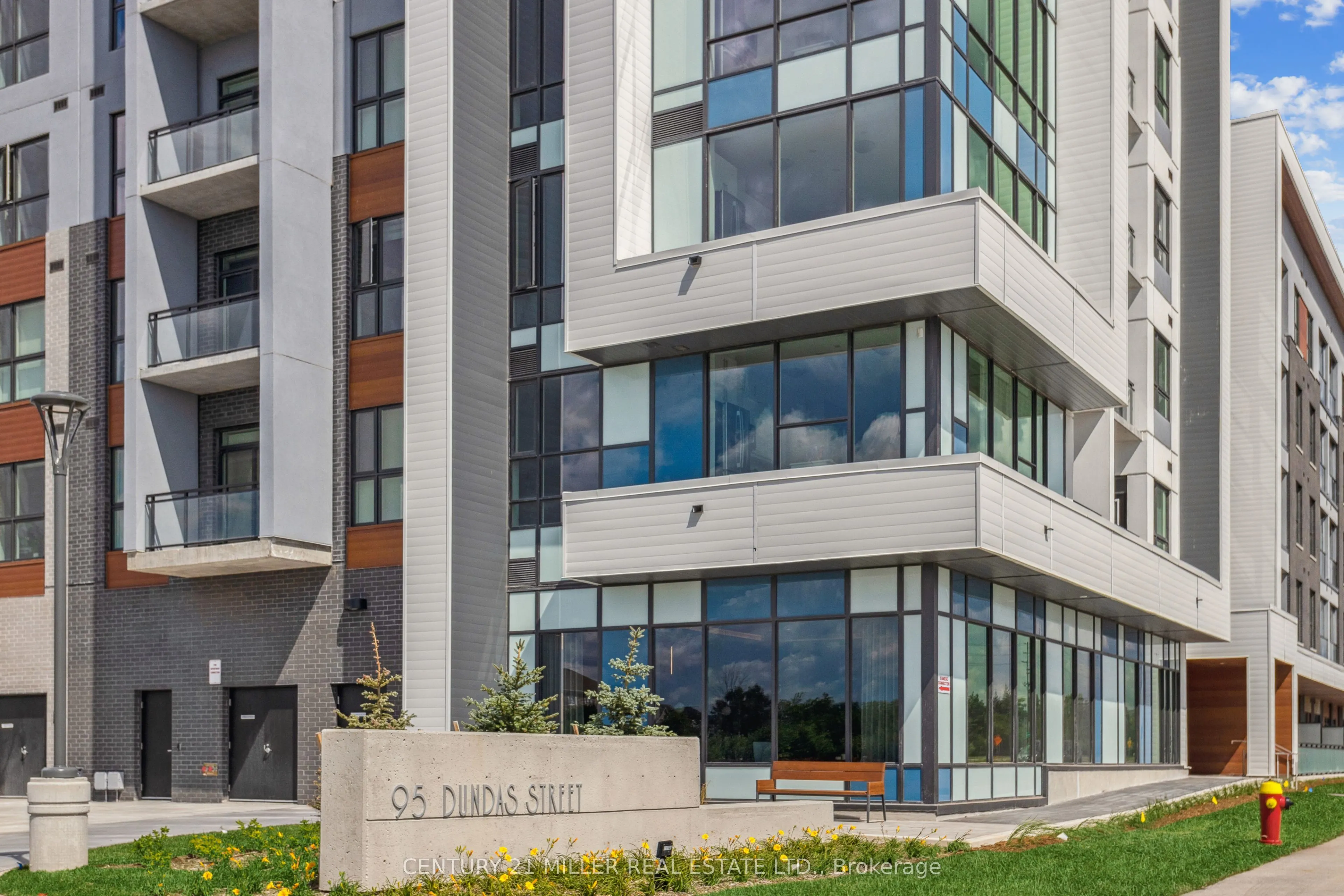 95 Dundas Street W, #115