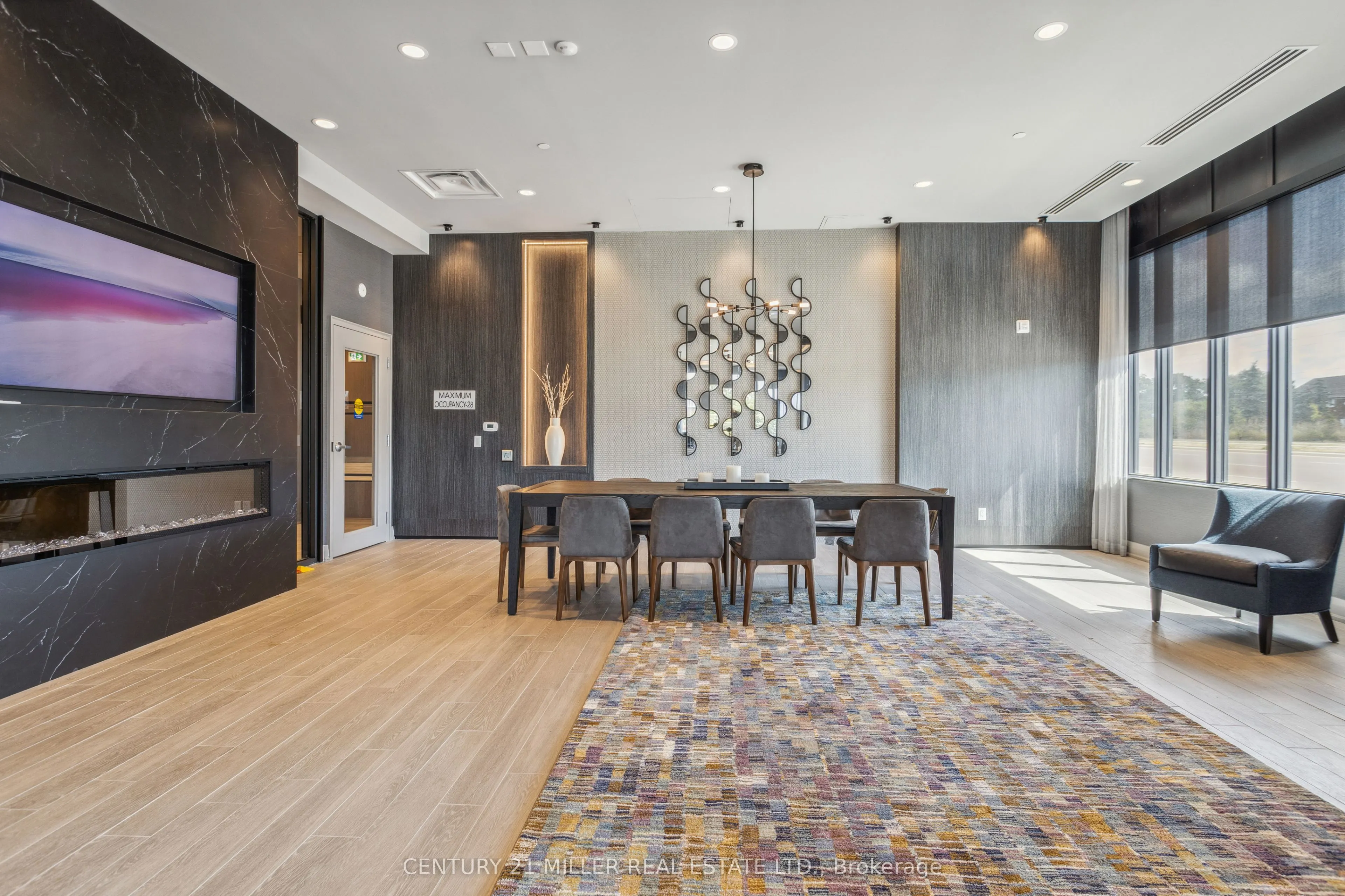95 Dundas Street W, #115