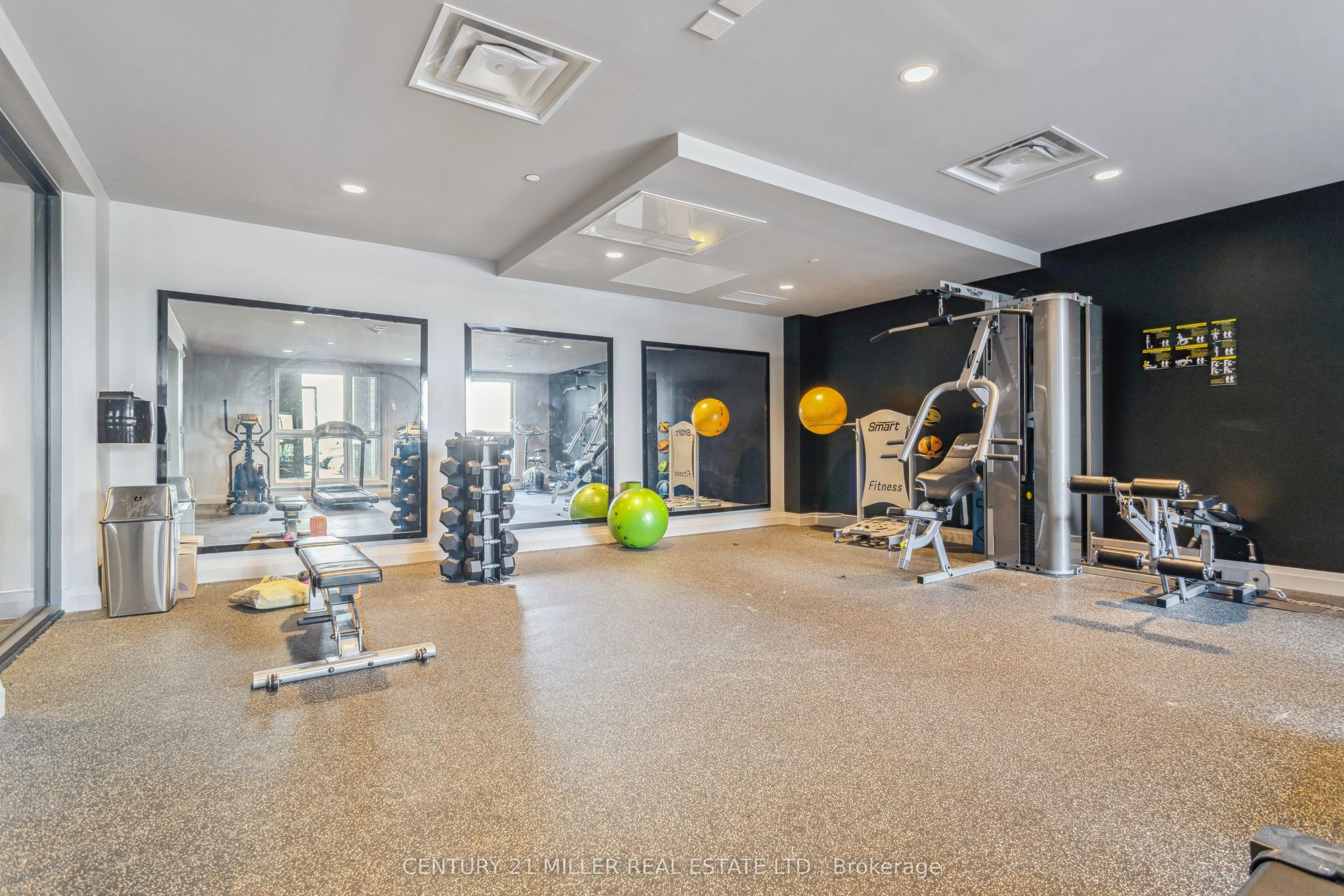 95 Dundas Street W, #115