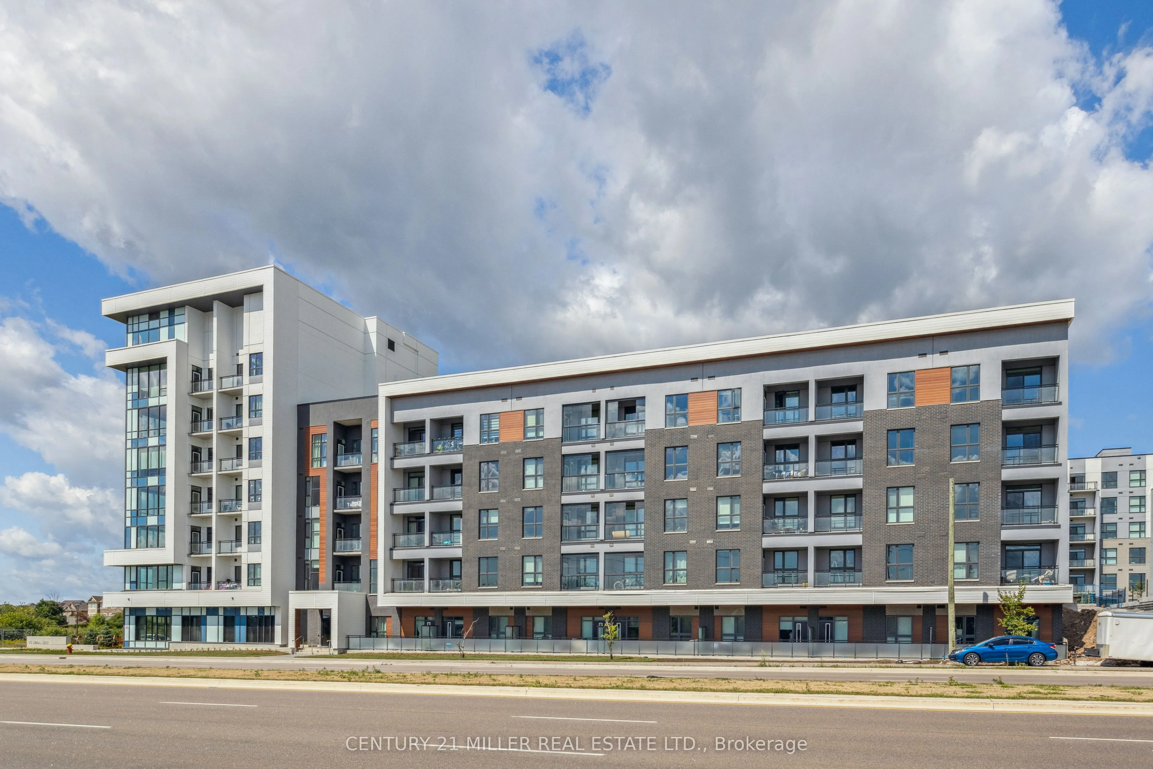 95 Dundas Street W, #115