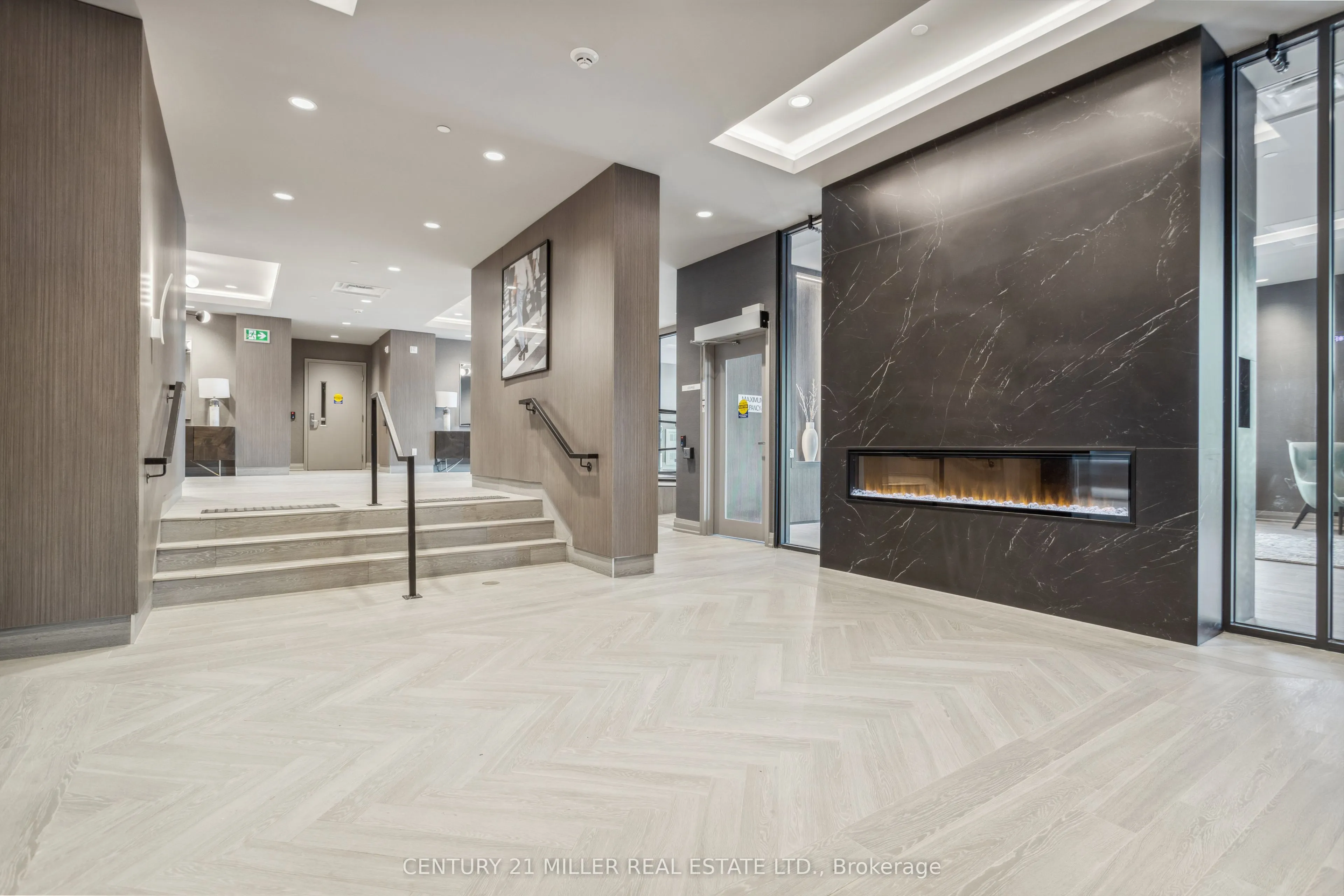 95 Dundas Street W, #115
