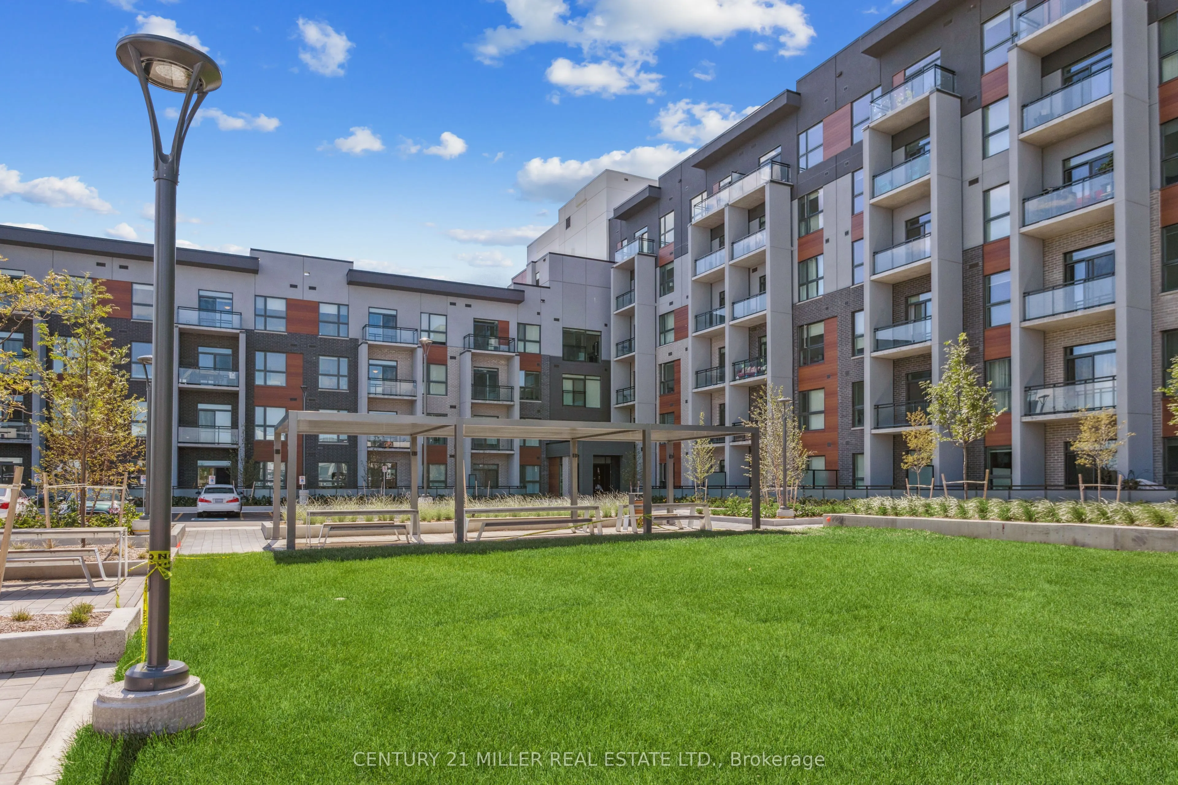 95 Dundas Street W, #115