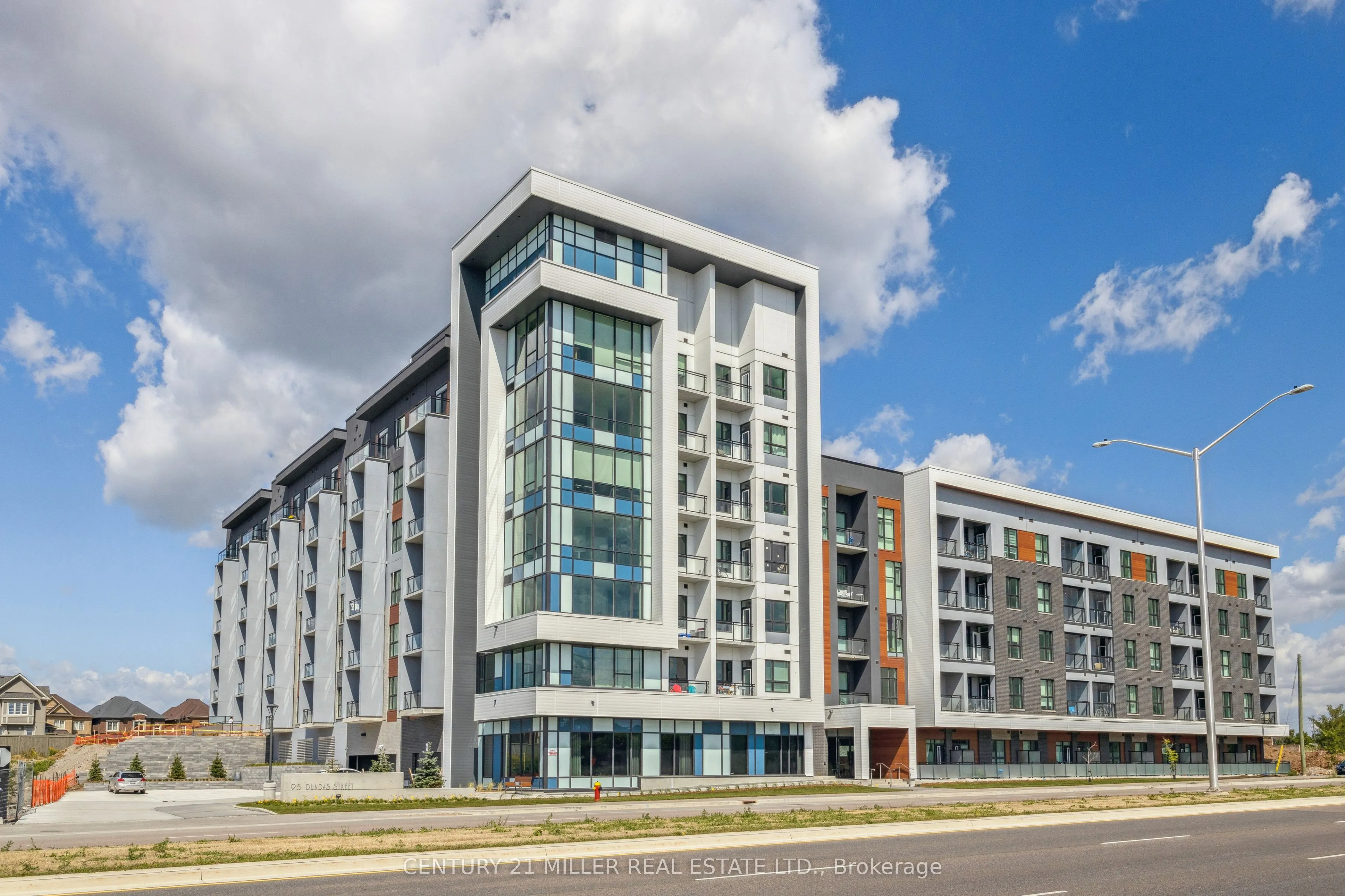 95 Dundas Street W, #115