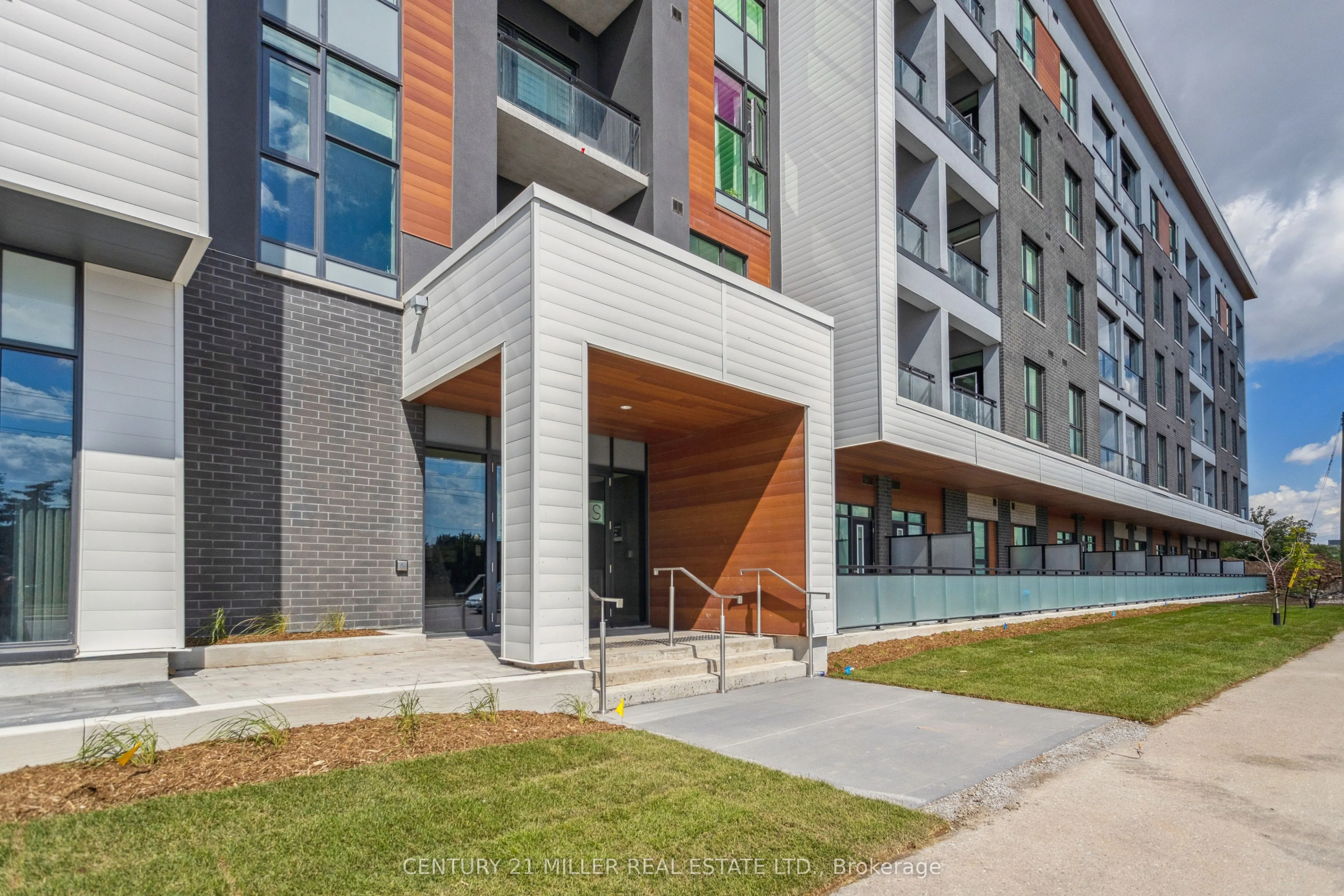95 Dundas Street W, #115