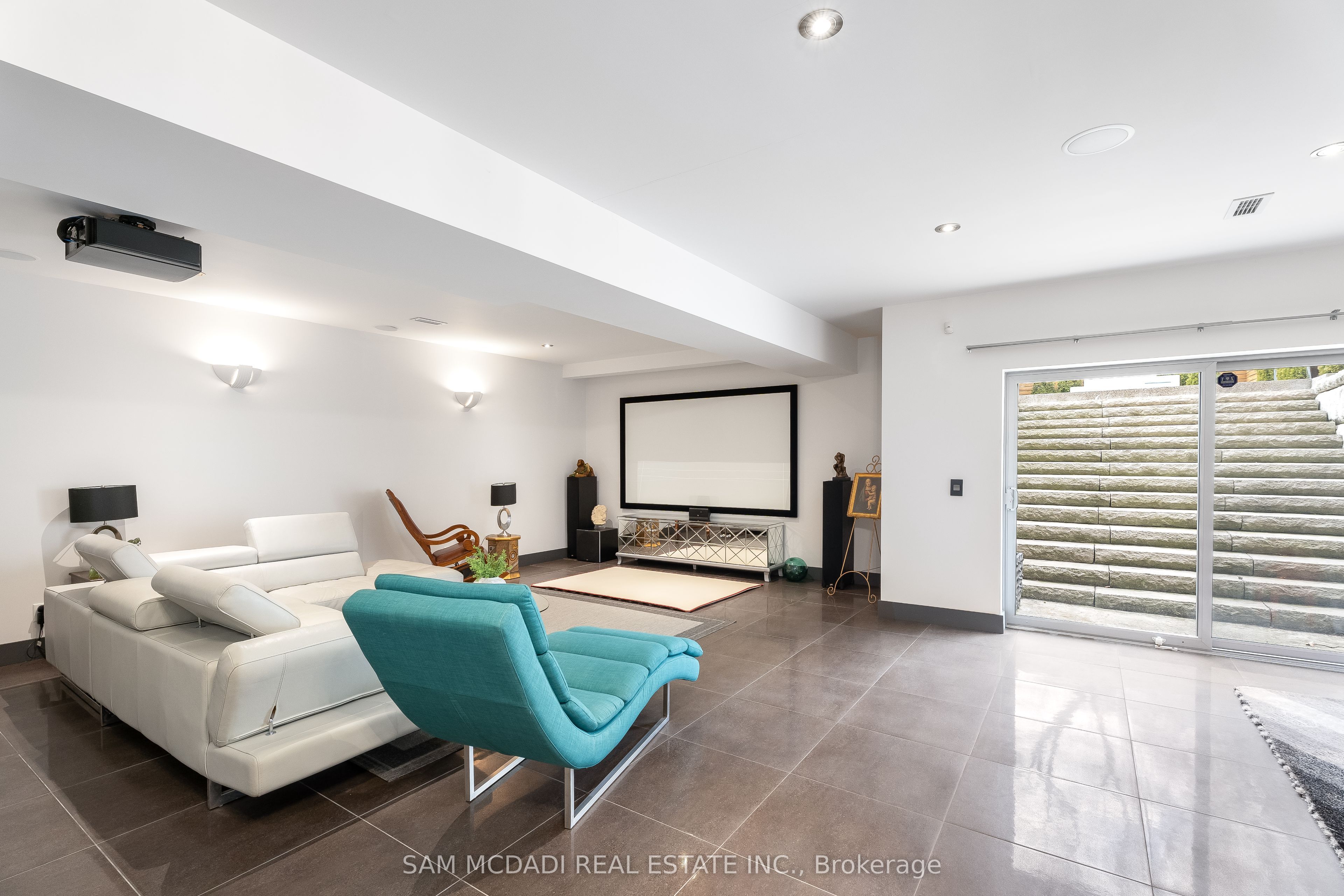 852 Goodwin Road