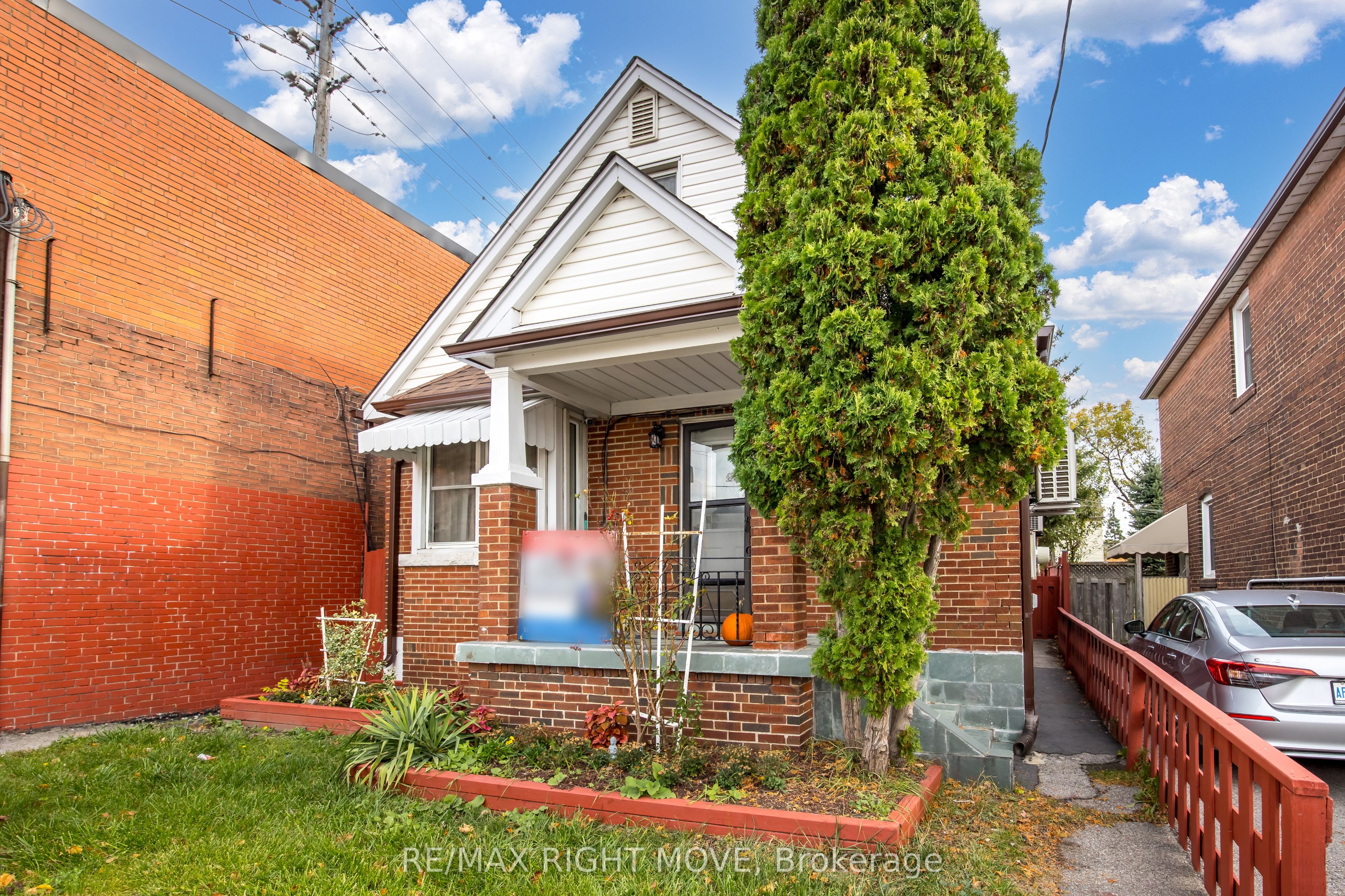 349 Kipling Avenue