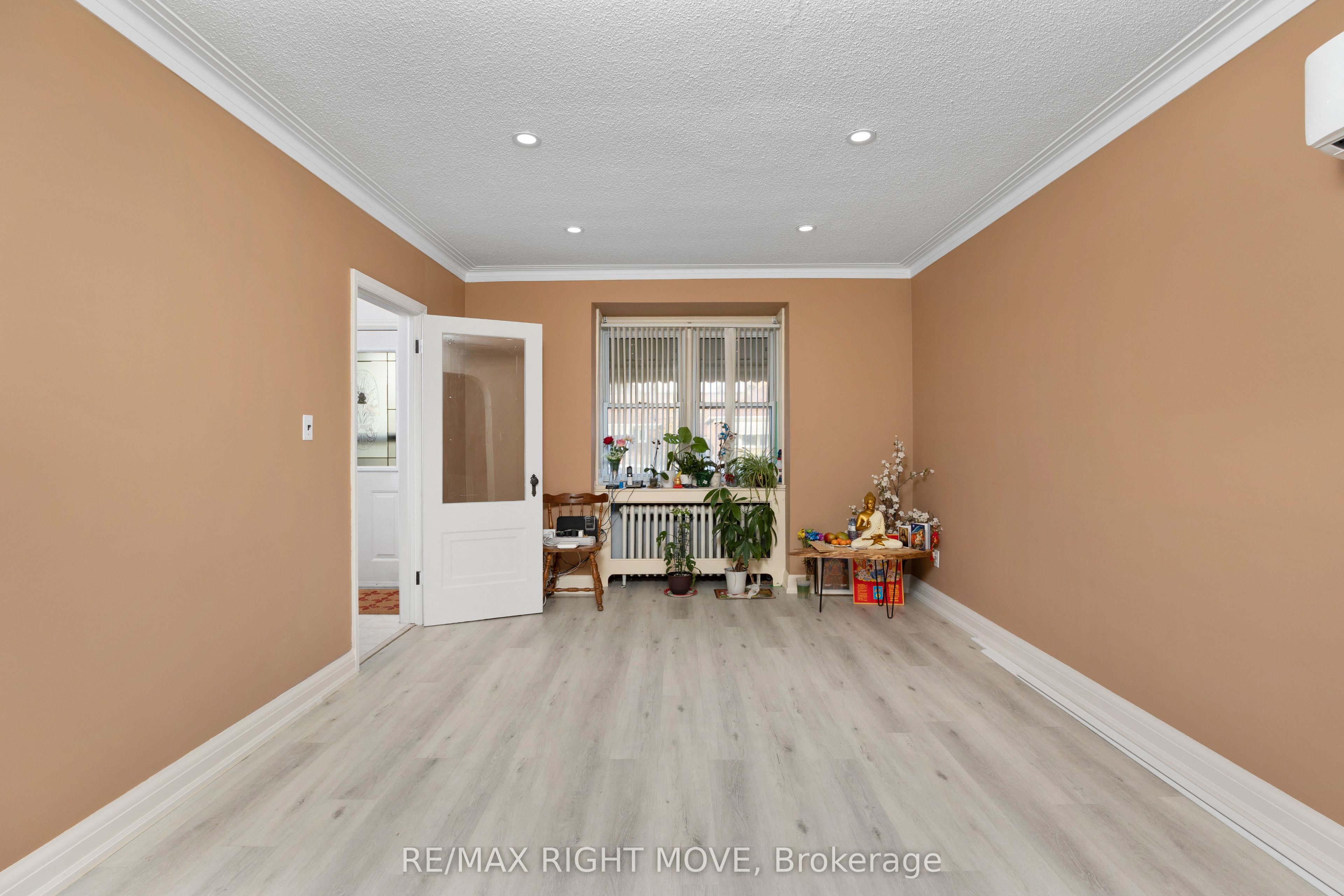 349 Kipling Avenue