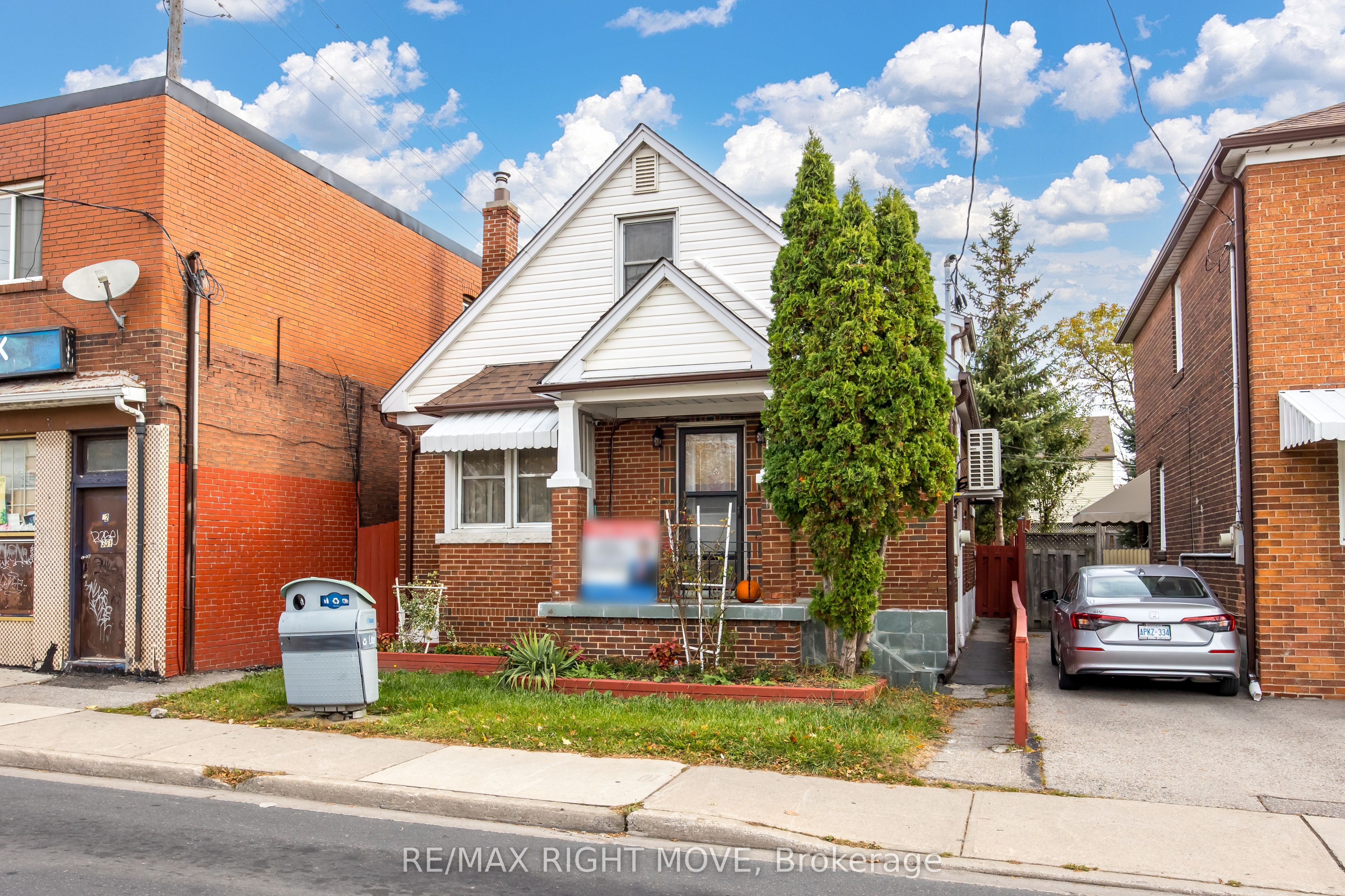 349 Kipling Avenue