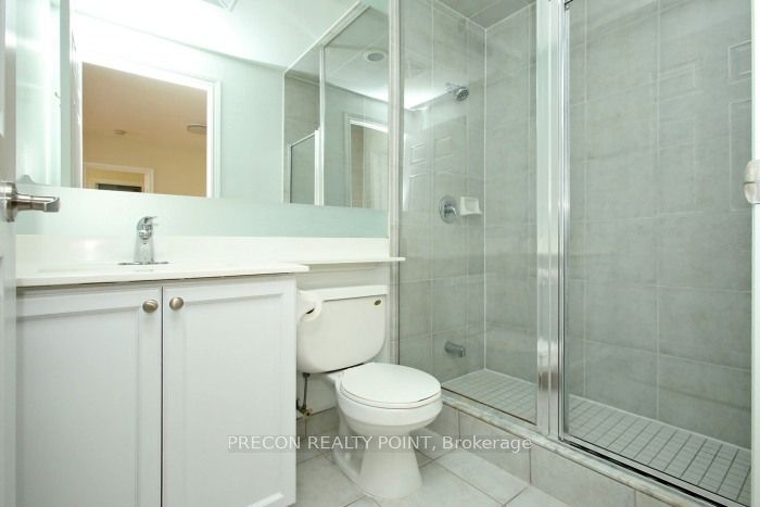 310 Burnhamthorpe Road W, #PH01