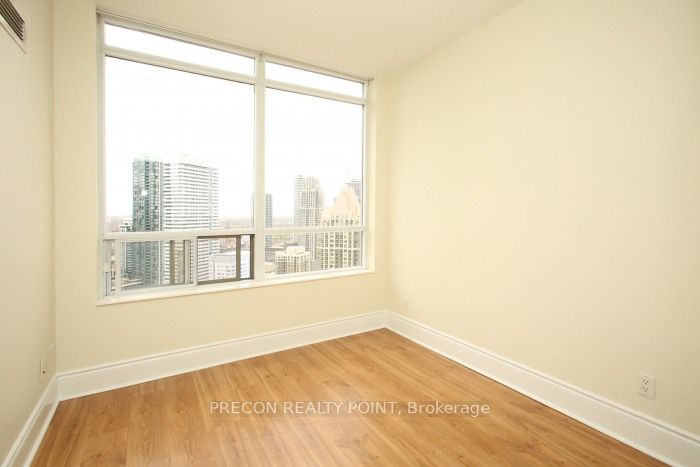 310 Burnhamthorpe Road W, #PH01