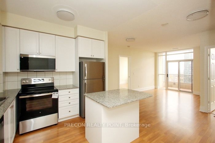 310 Burnhamthorpe Road W, #PH01