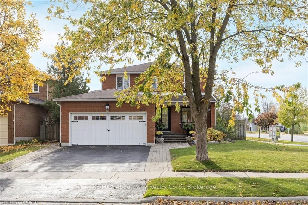 467 HEDGEROW Lane