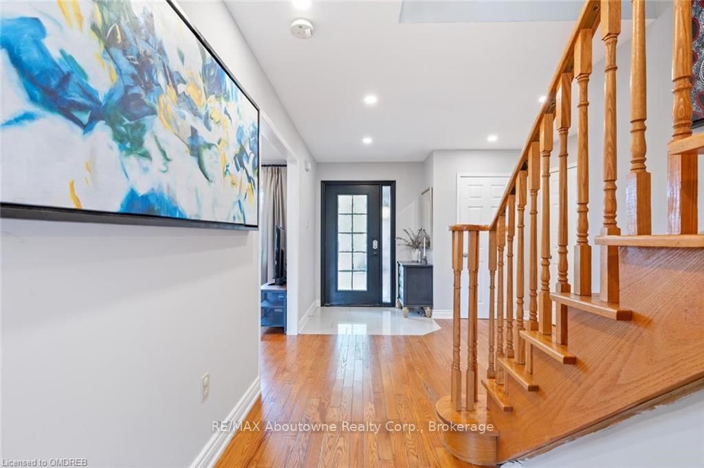 467 HEDGEROW Lane