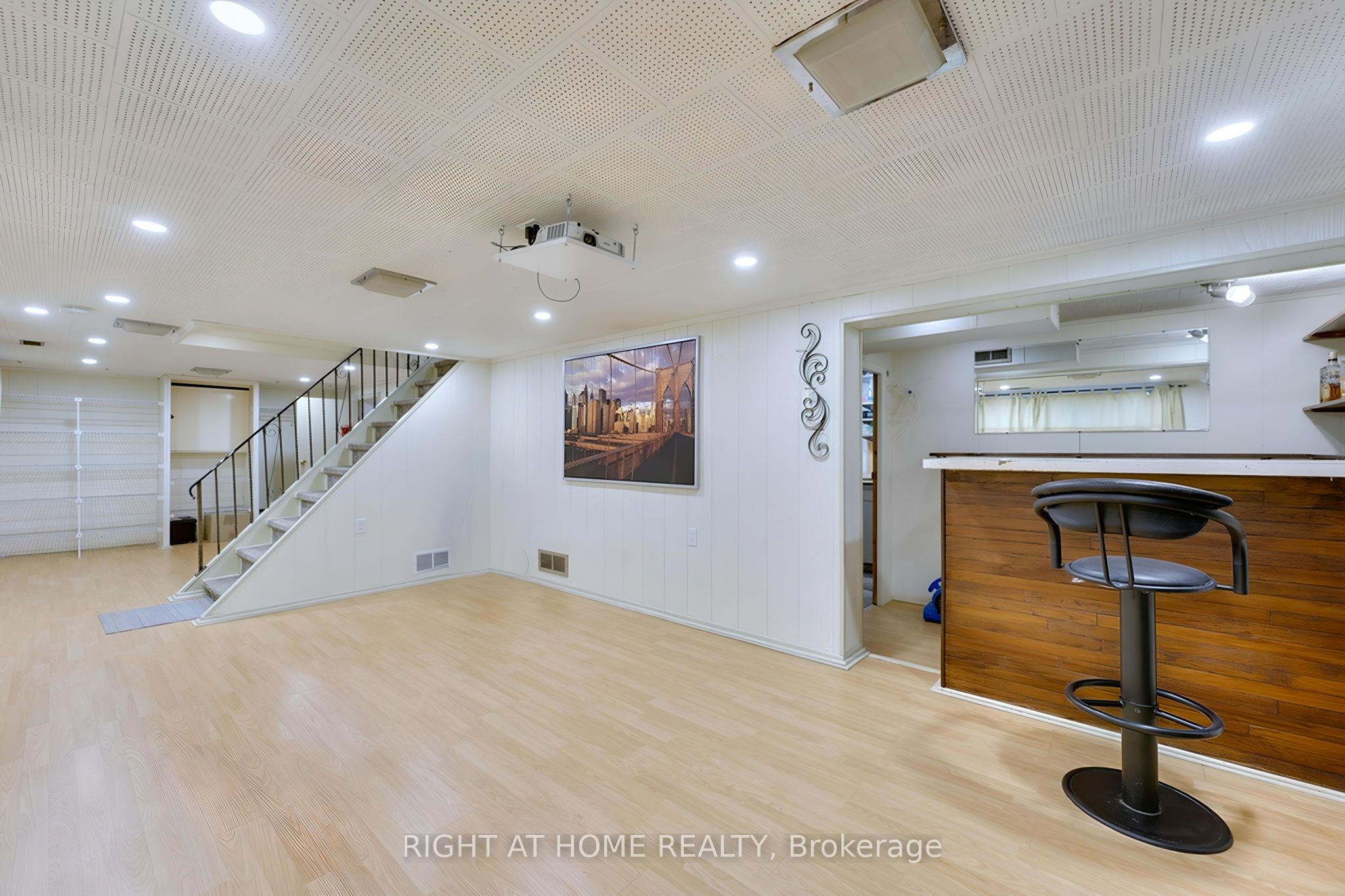 6 Adele Avenue