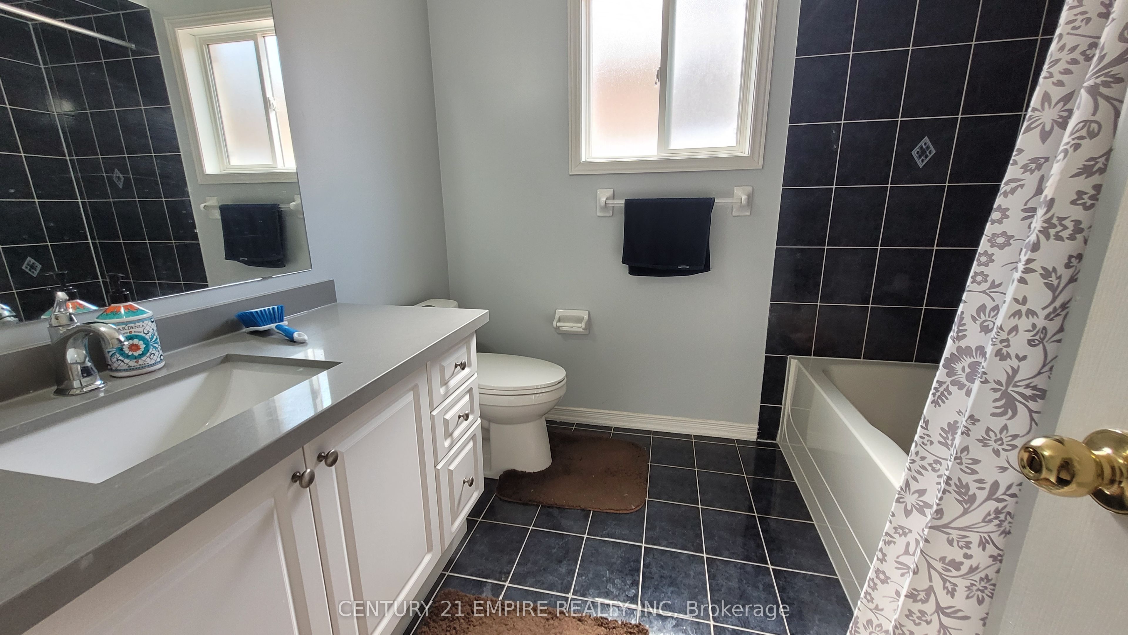 54 Cape Dorset Crescent, #Upper