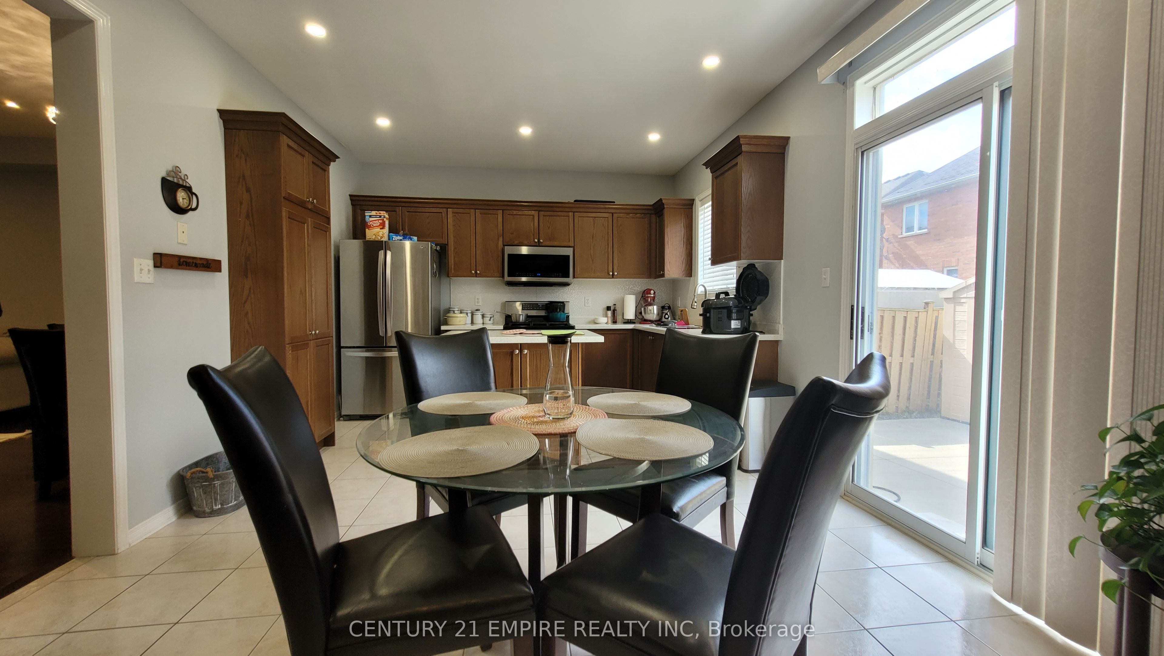 54 Cape Dorset Crescent, #Upper