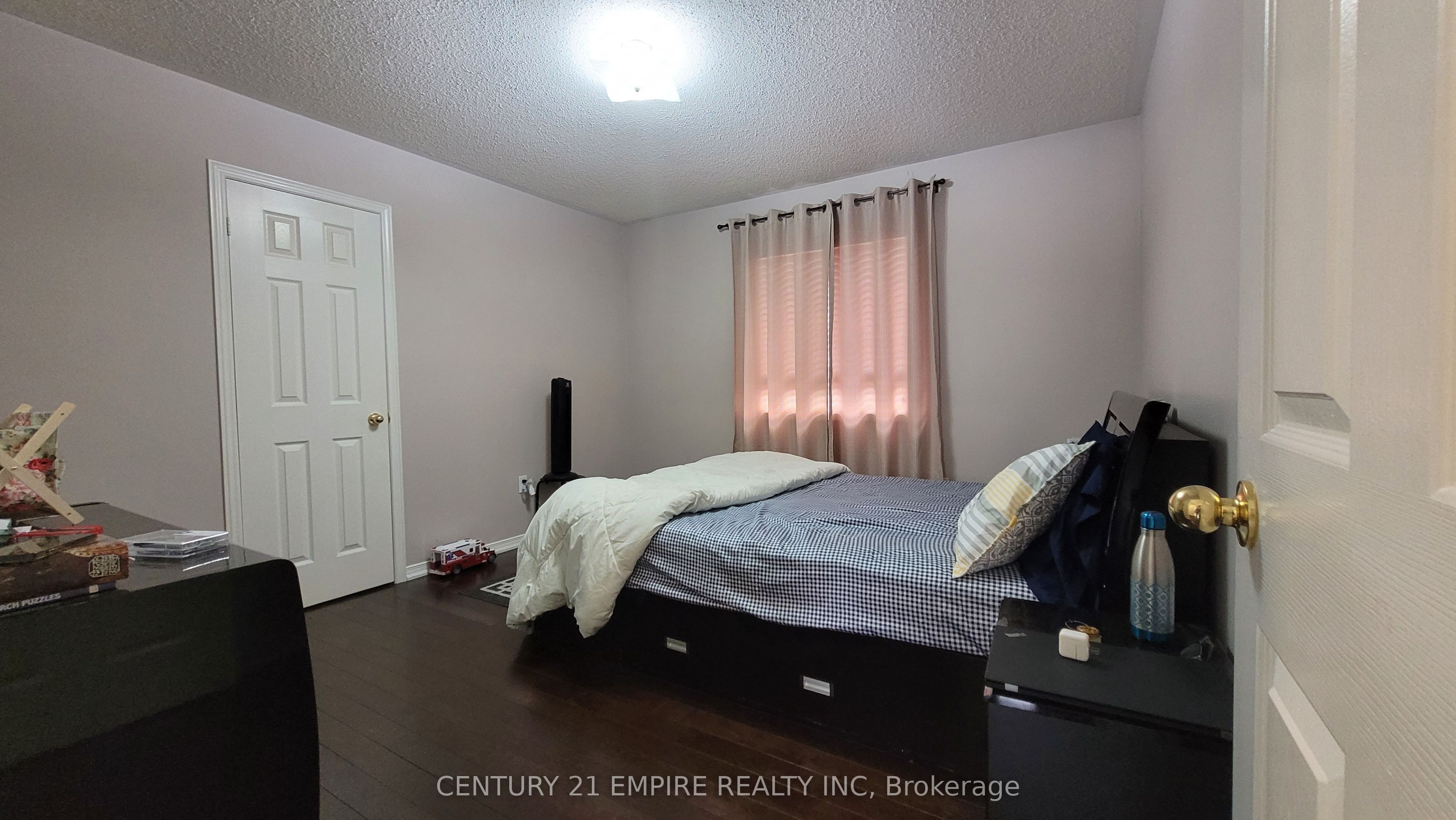54 Cape Dorset Crescent, #Upper