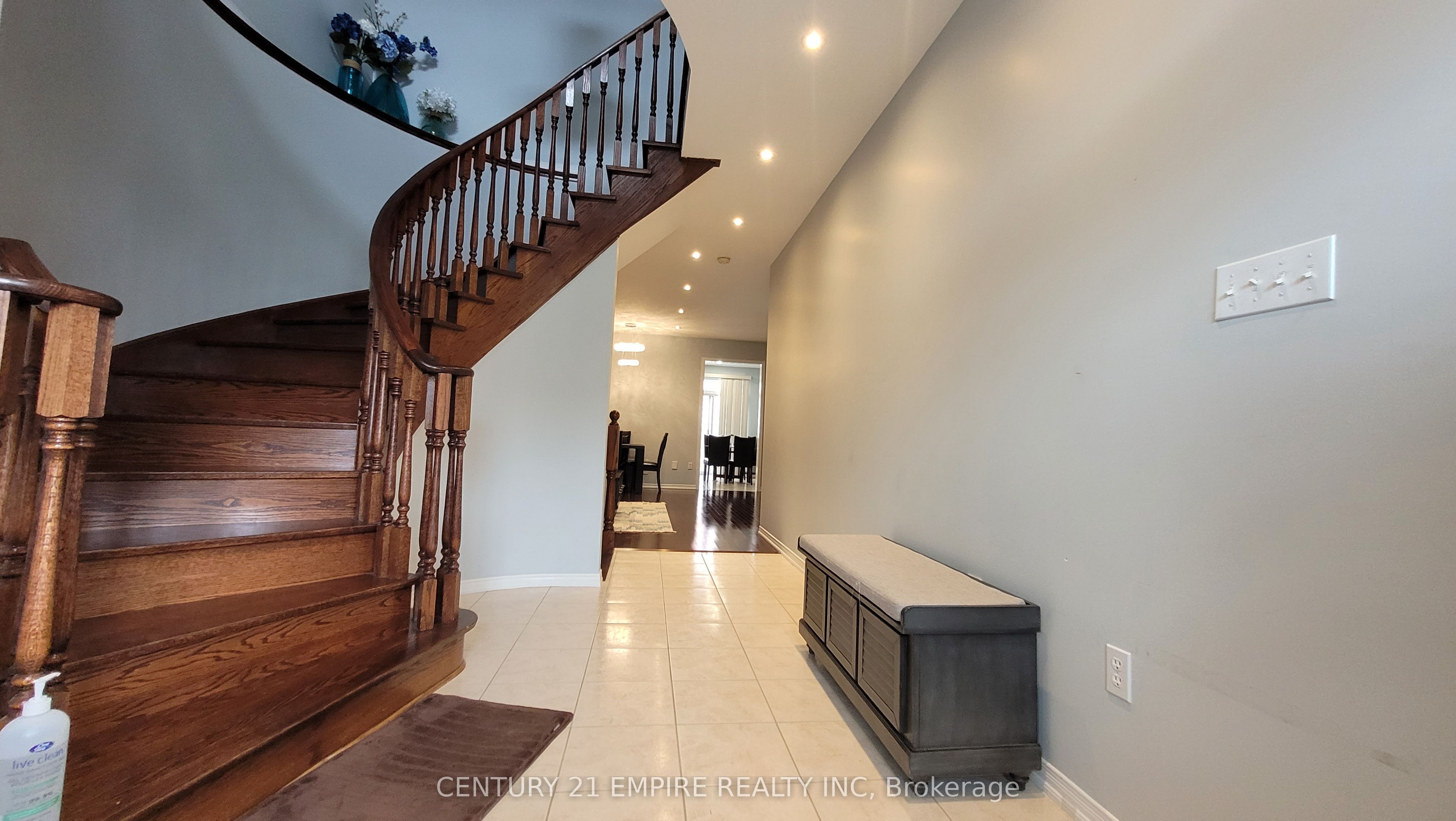 54 Cape Dorset Crescent, #Upper