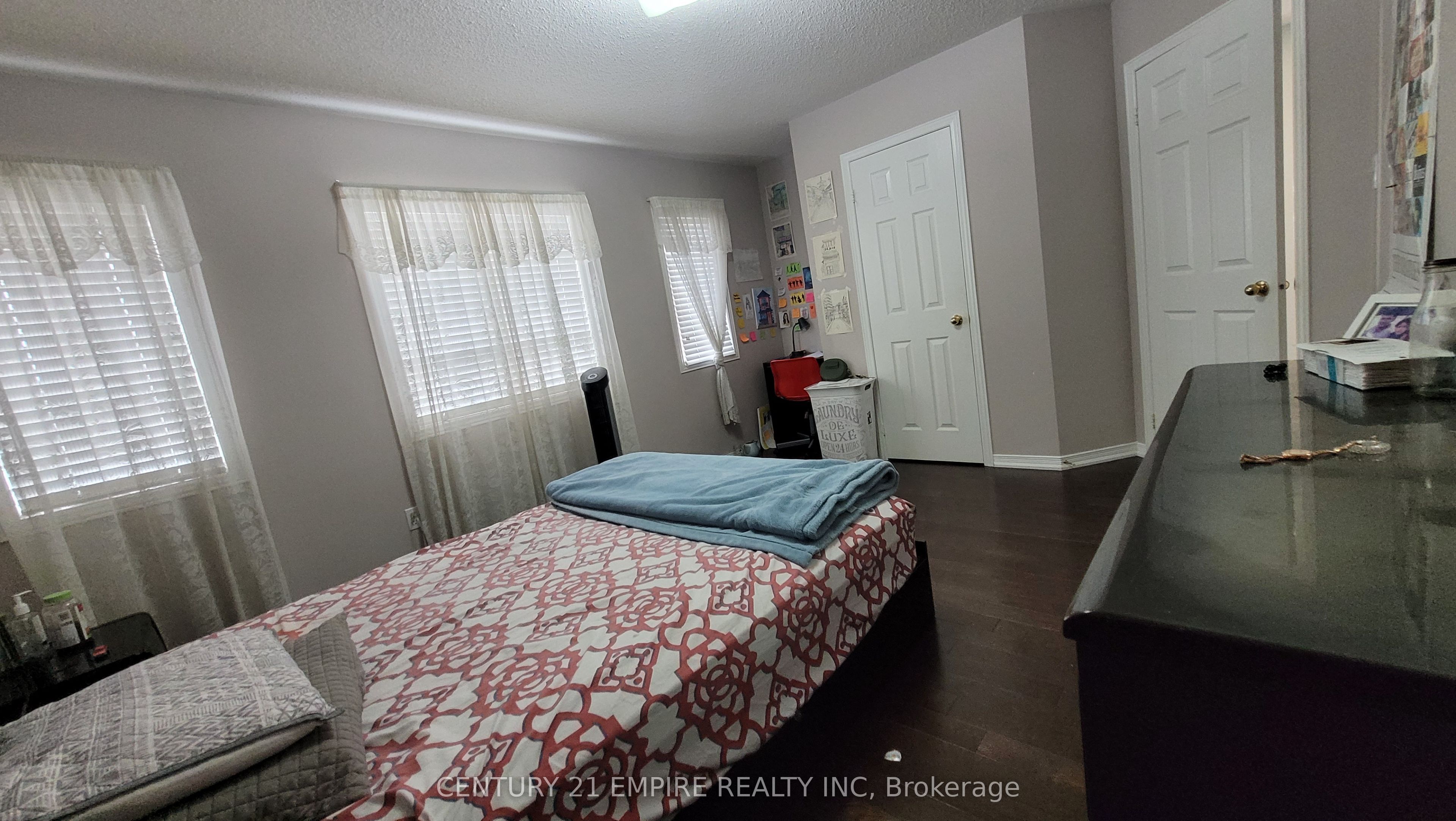 54 Cape Dorset Crescent, #Upper