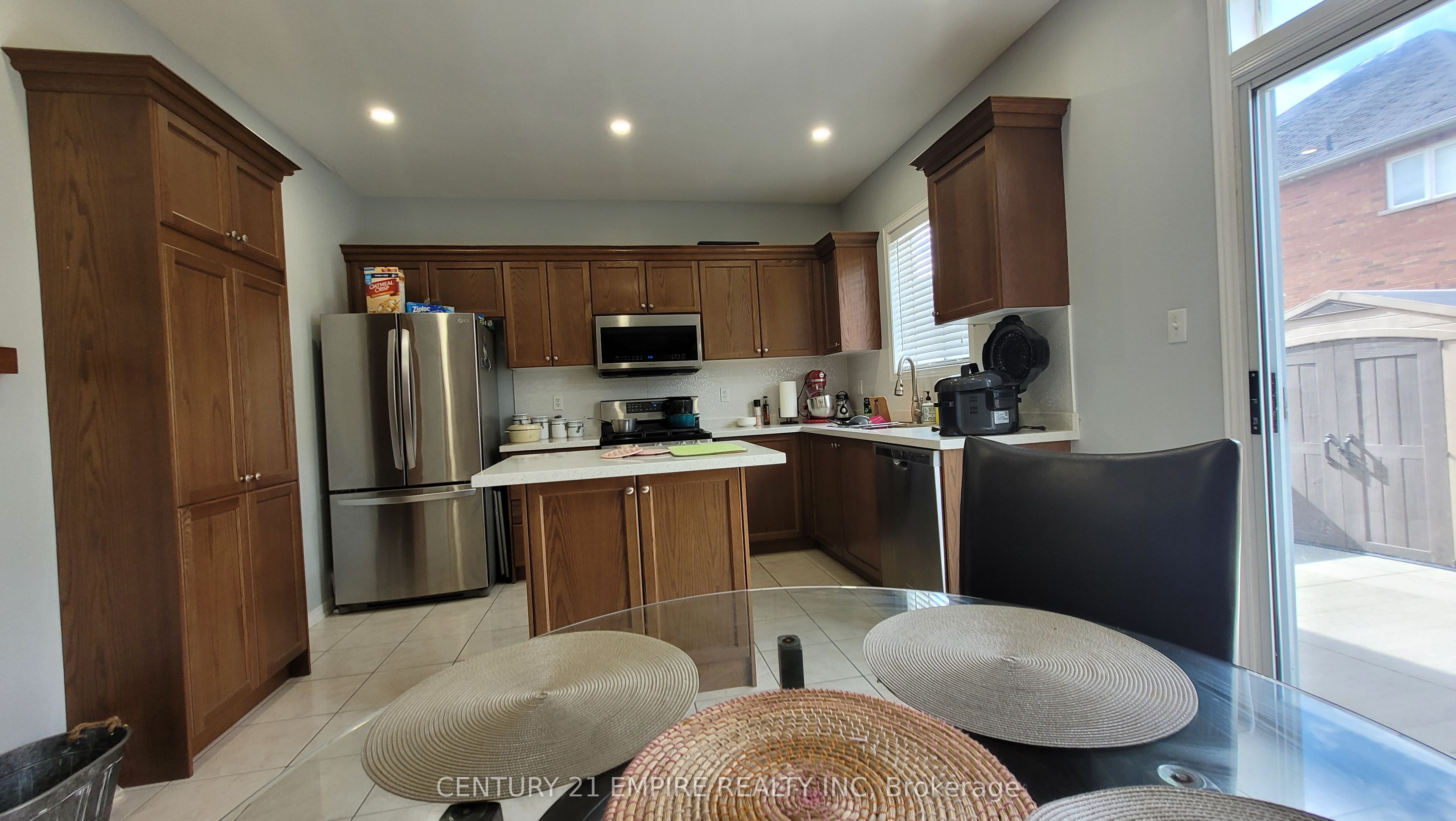 54 Cape Dorset Crescent, #Upper