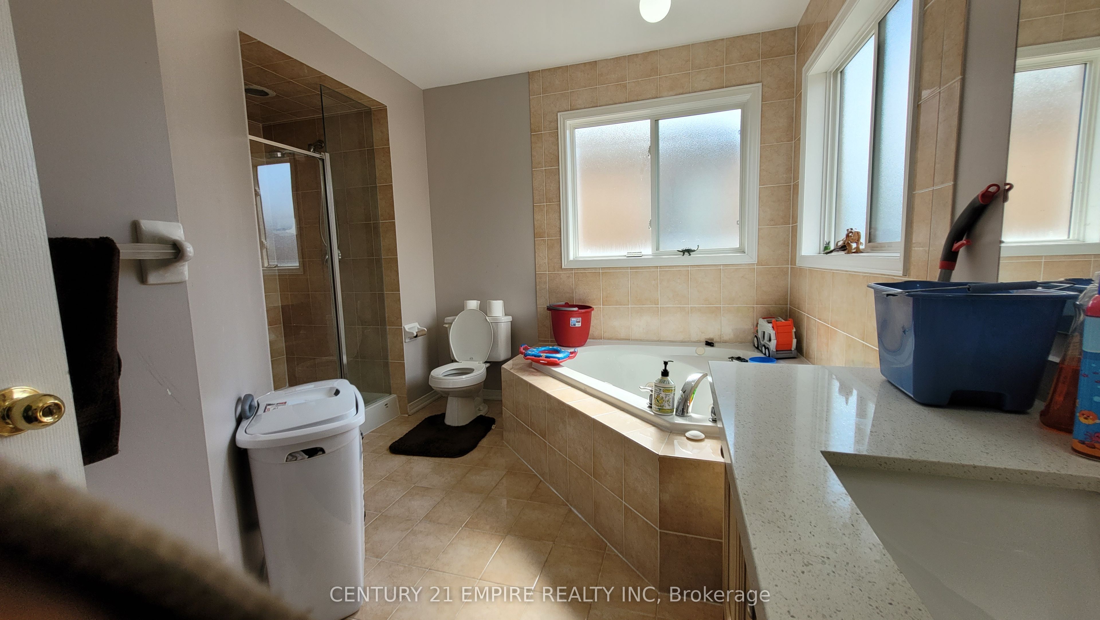 54 Cape Dorset Crescent, #Upper
