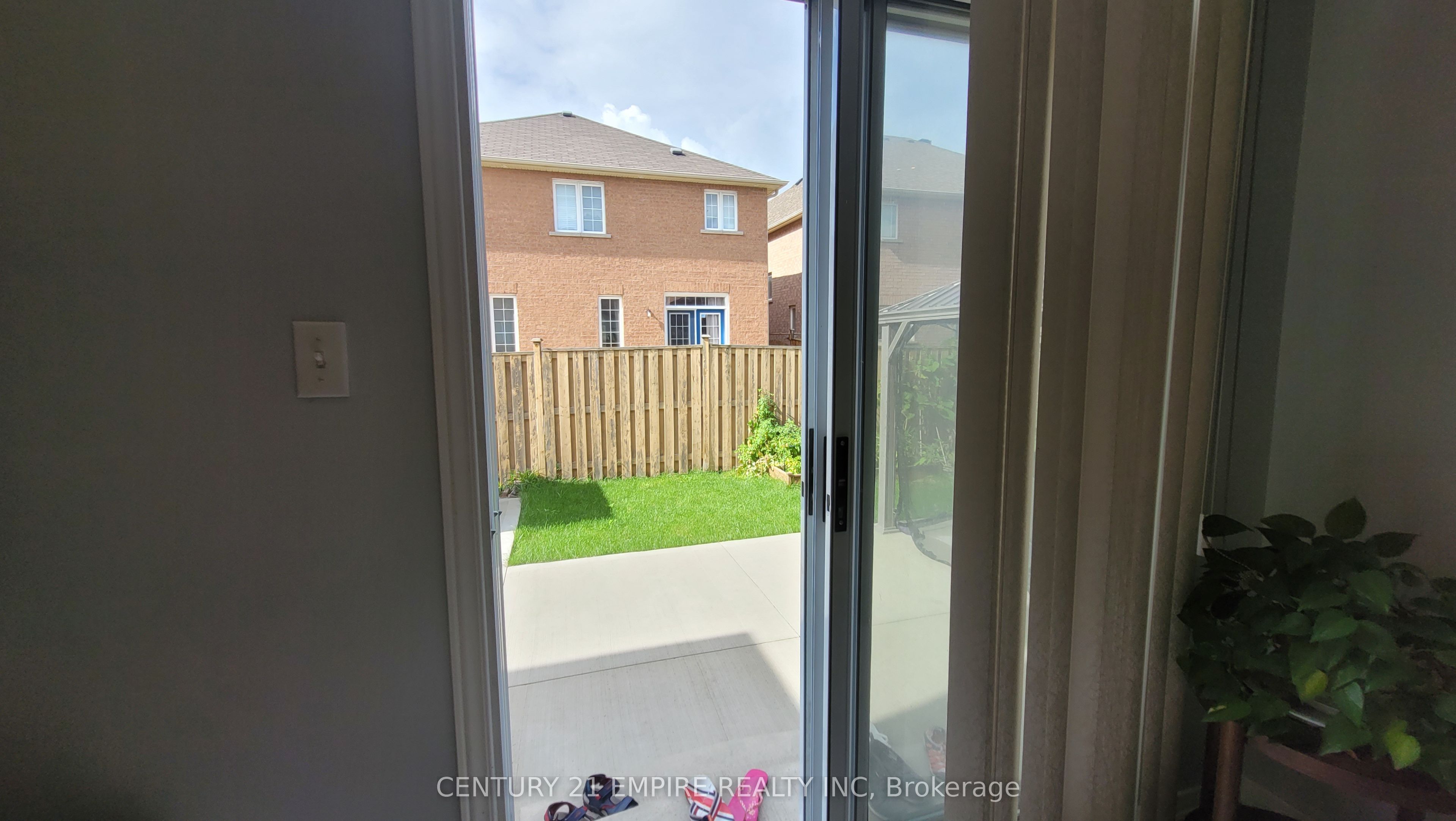 54 Cape Dorset Crescent, #Upper