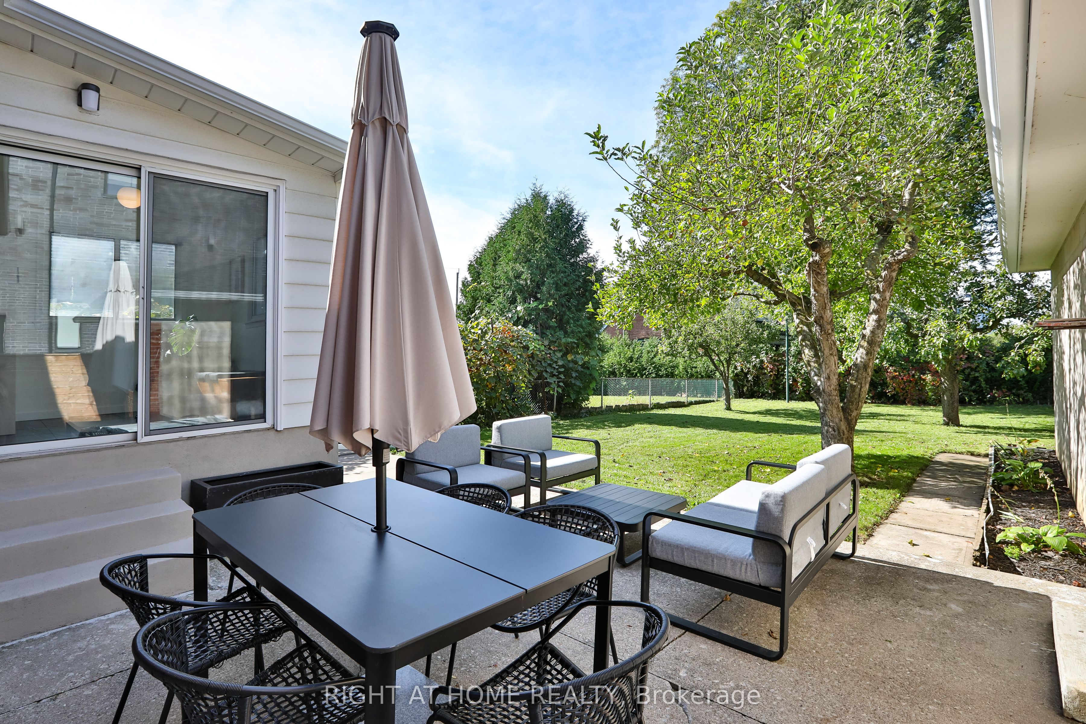 20 Amesbury Drive