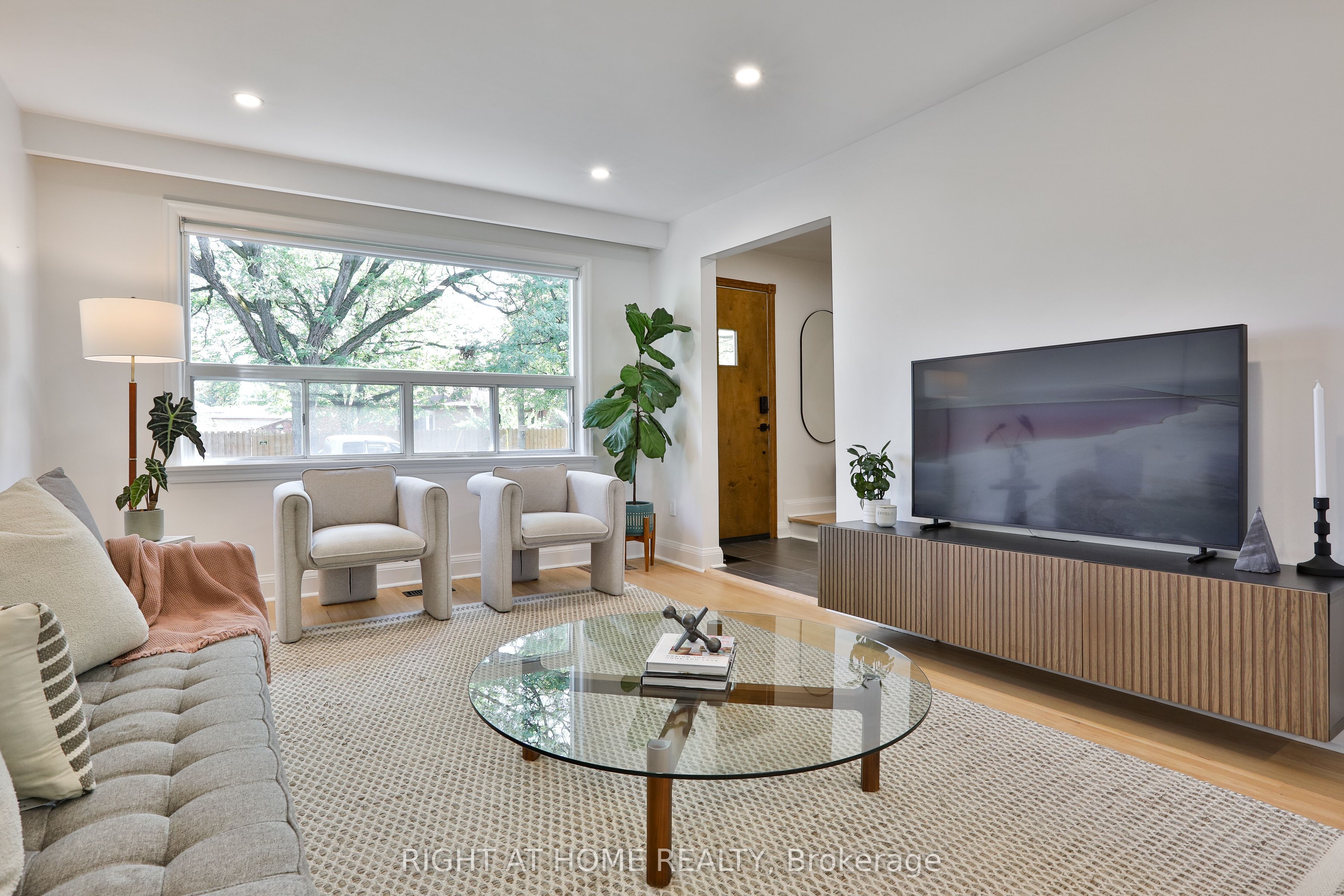20 Amesbury Drive