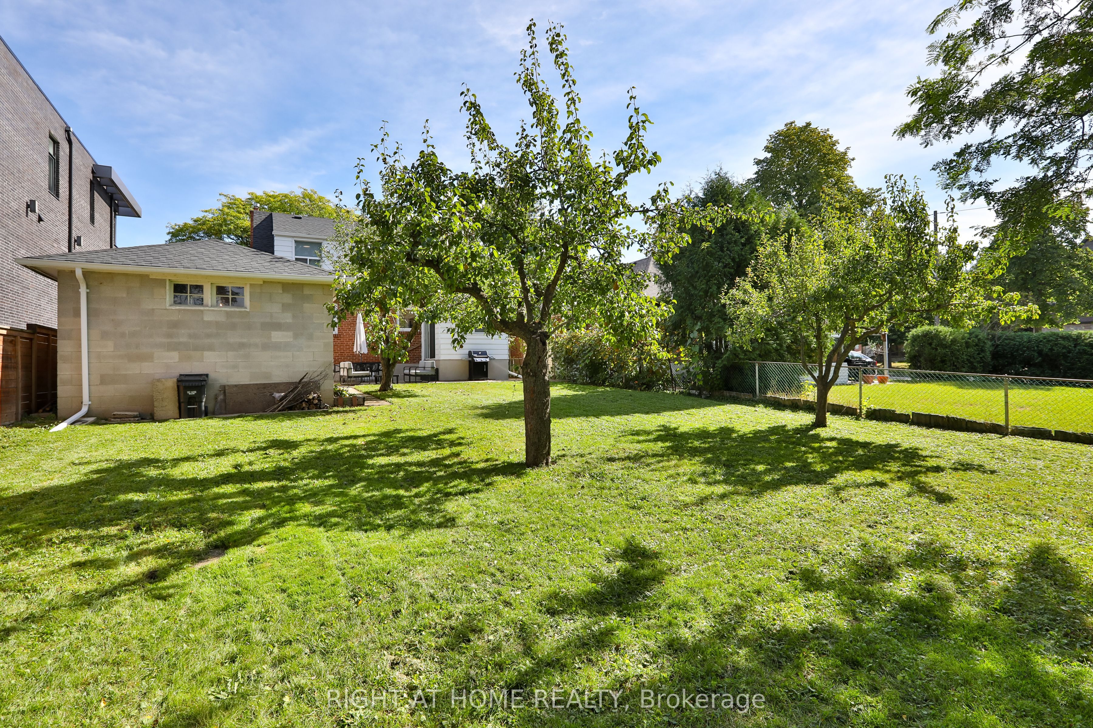 20 Amesbury Drive