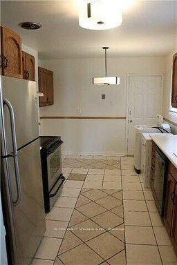 1499 Swanage Crescent