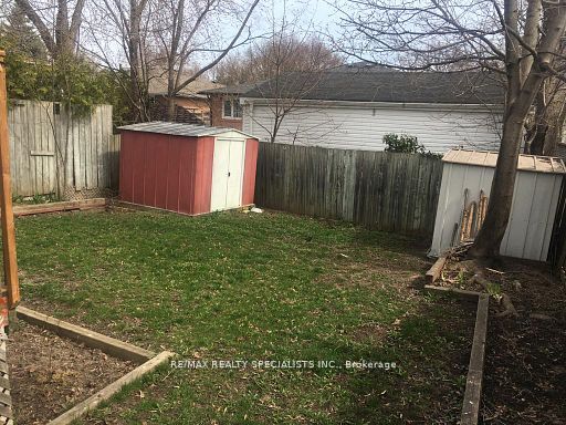 1499 Swanage Crescent