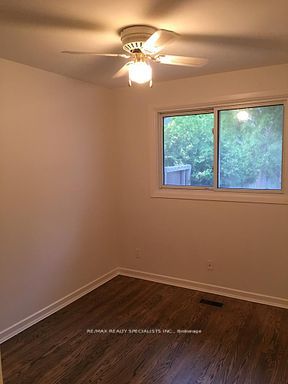 1499 Swanage Crescent