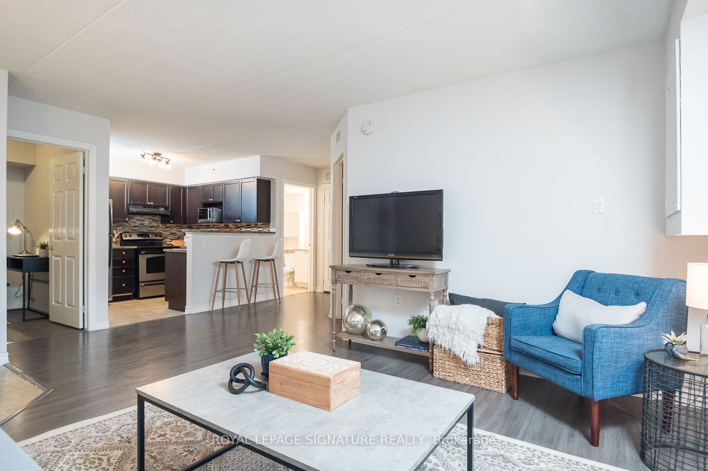 1340 Main Street E, #208