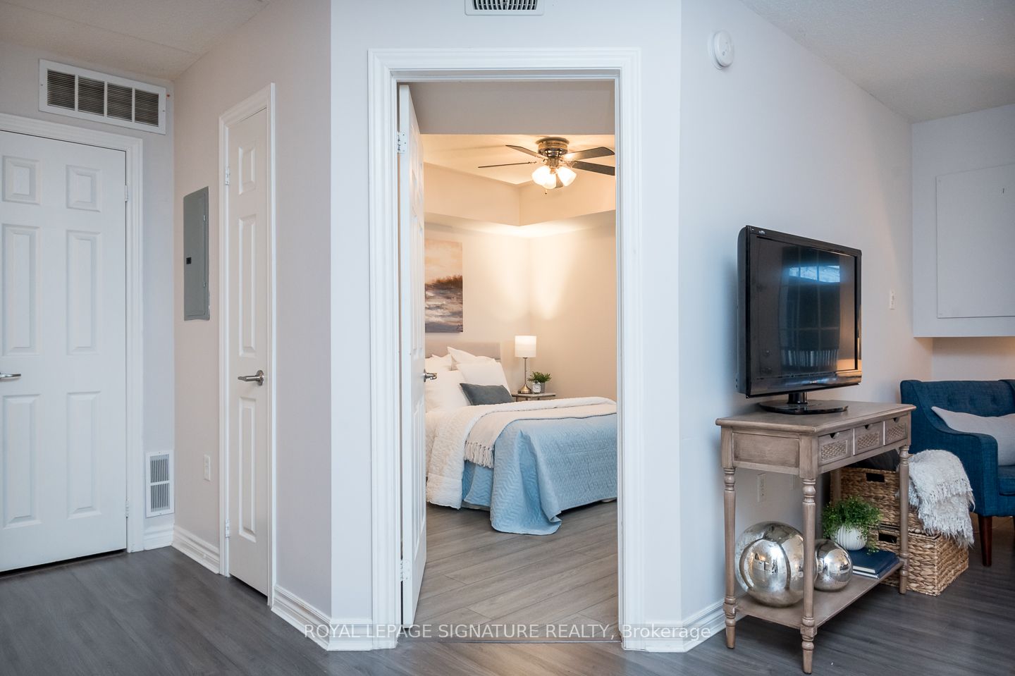 1340 Main Street E, #208