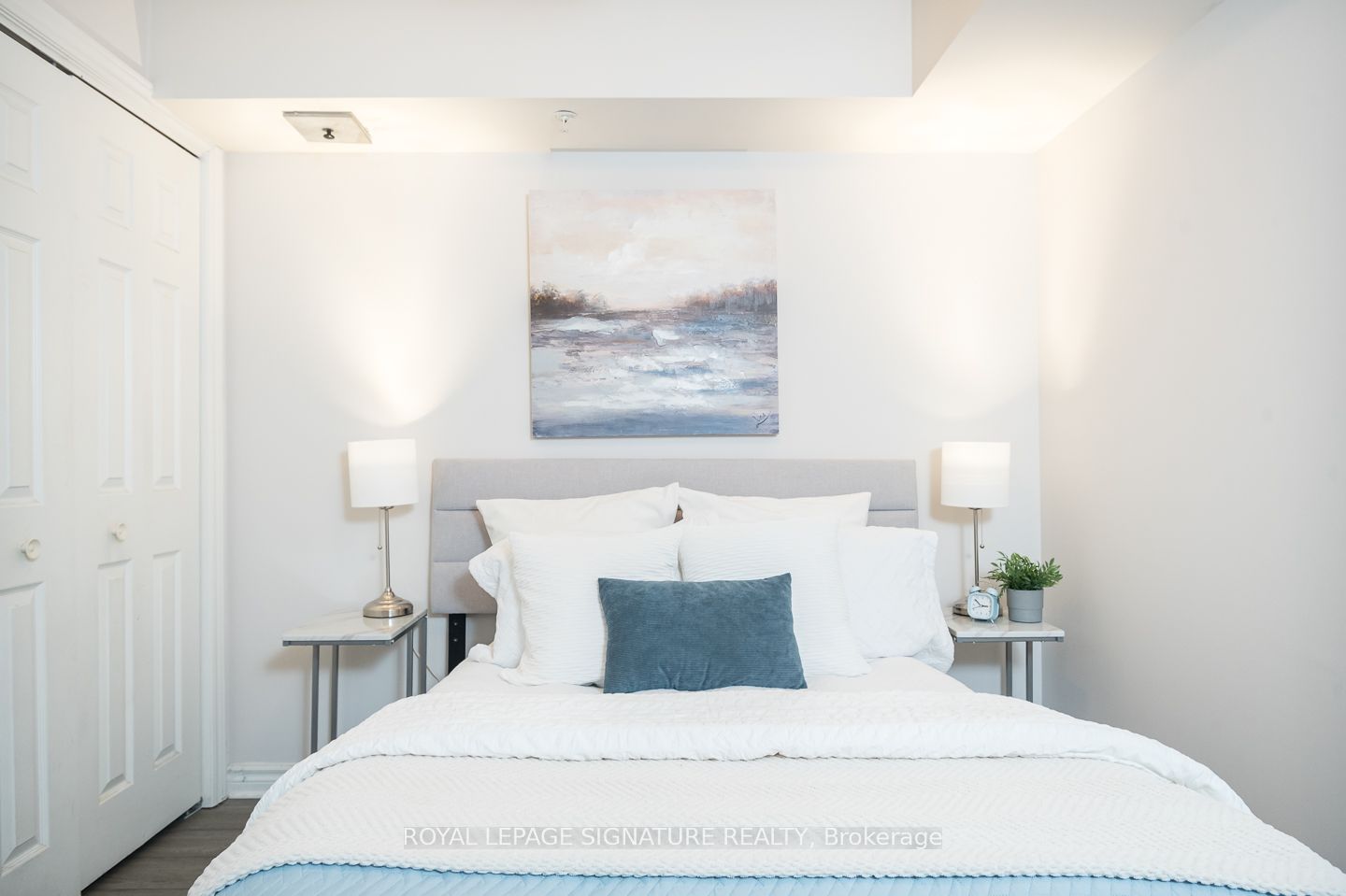1340 Main Street E, #208
