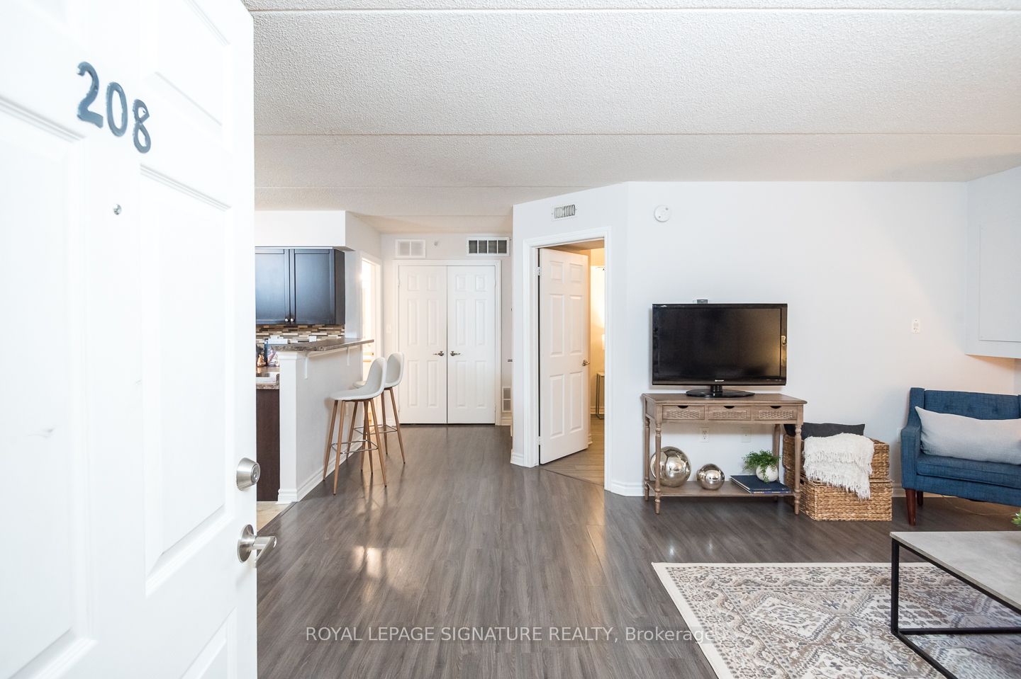 1340 Main Street E, #208