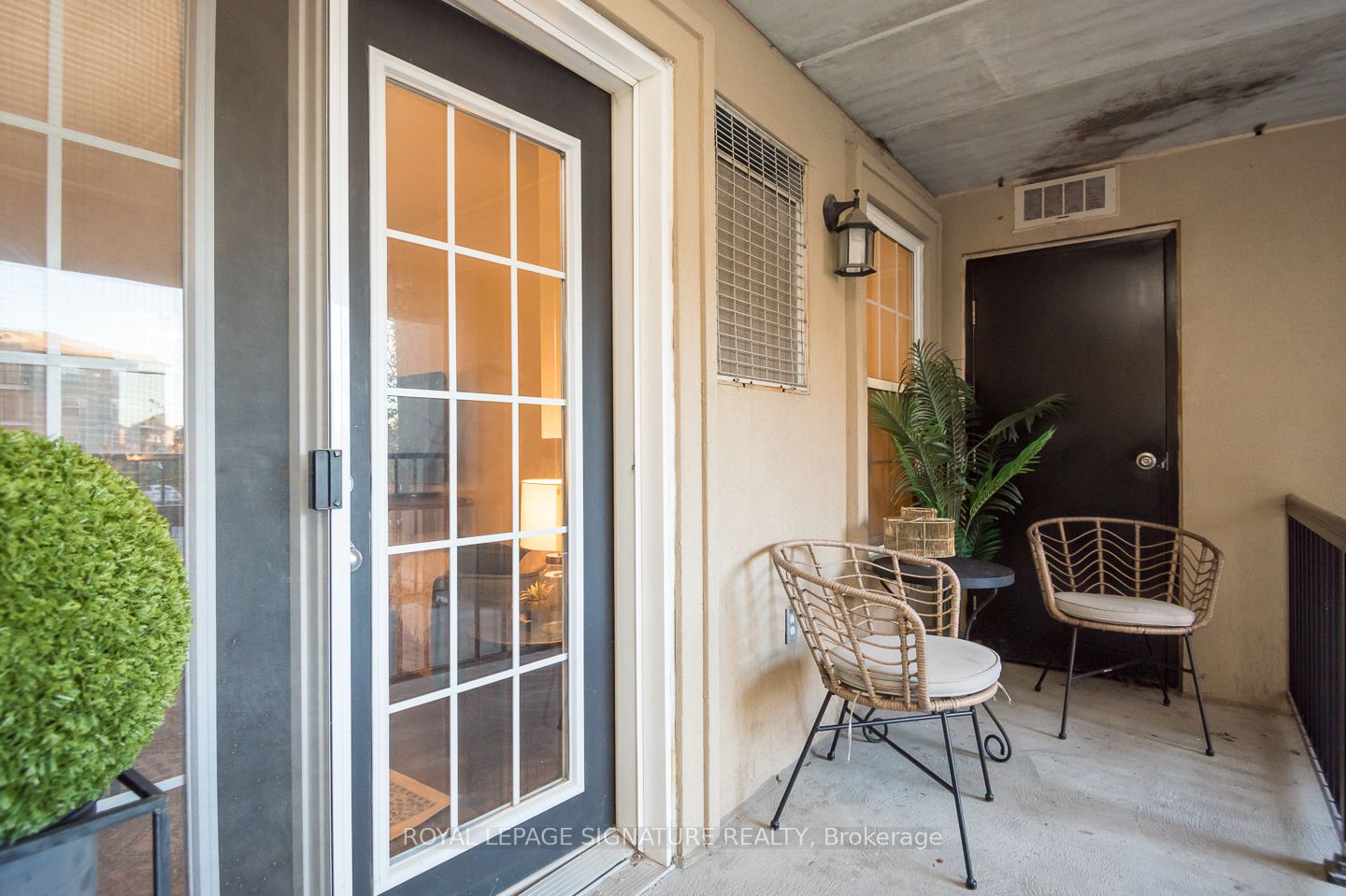 1340 Main Street E, #208