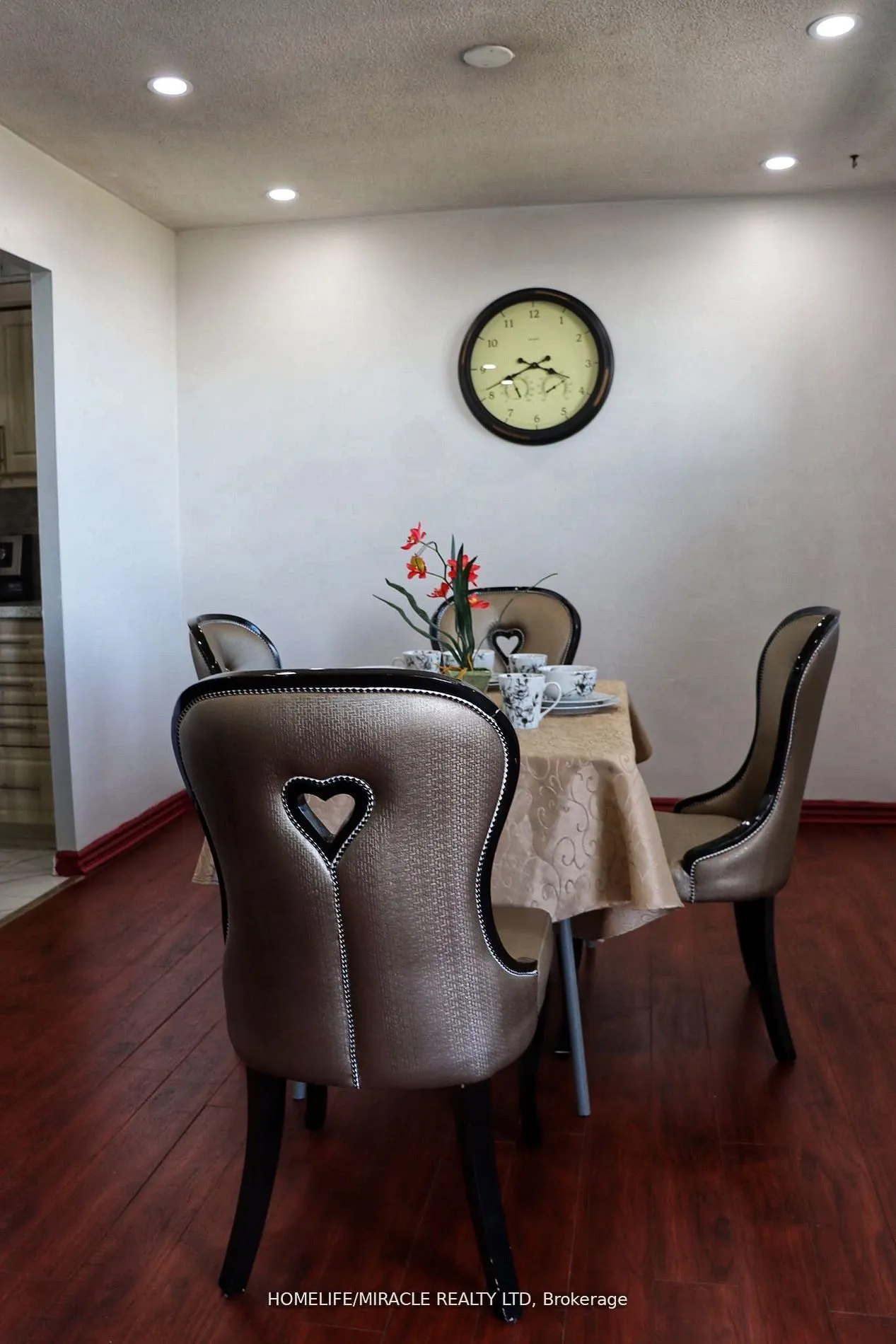 3533 Derry Road E, #608