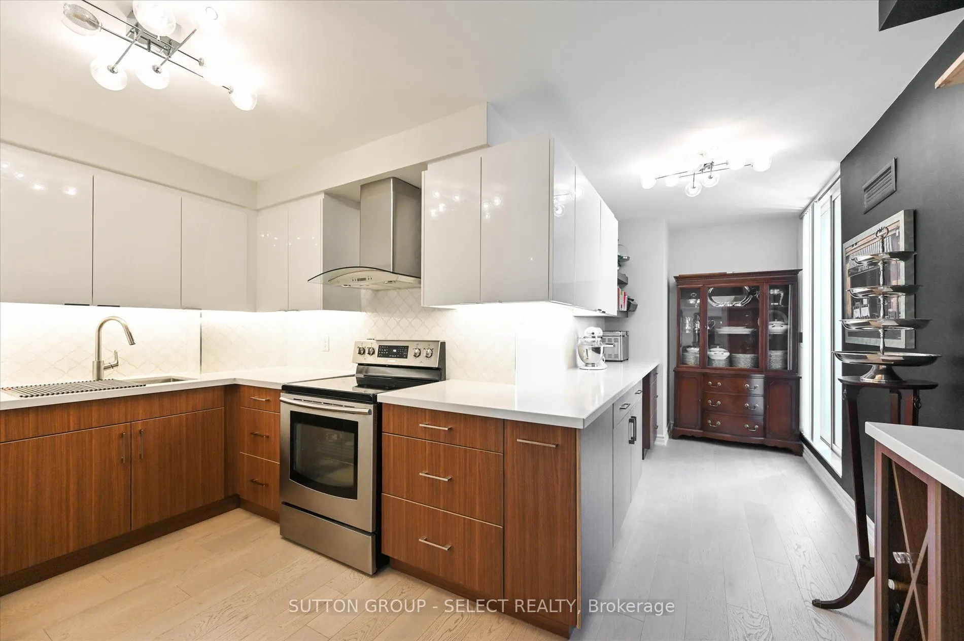 2285 Lake Shore Boulevard W, #414