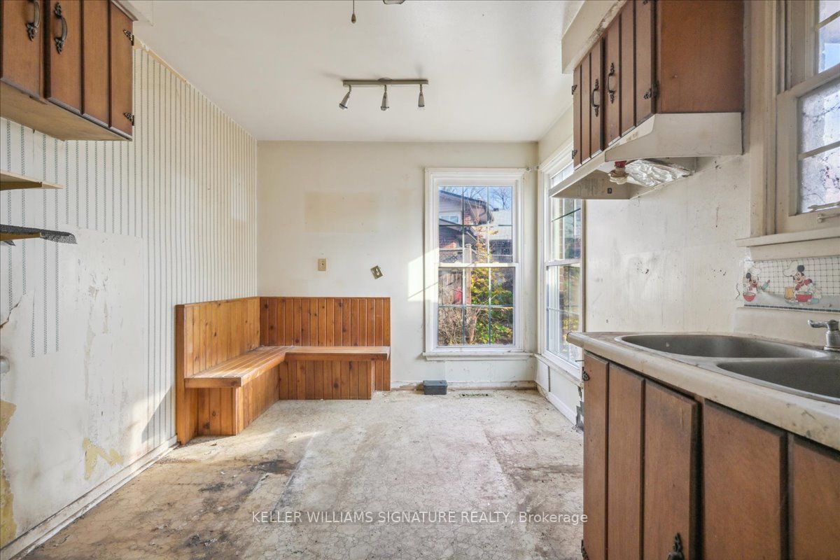 1215 Garthdale Court