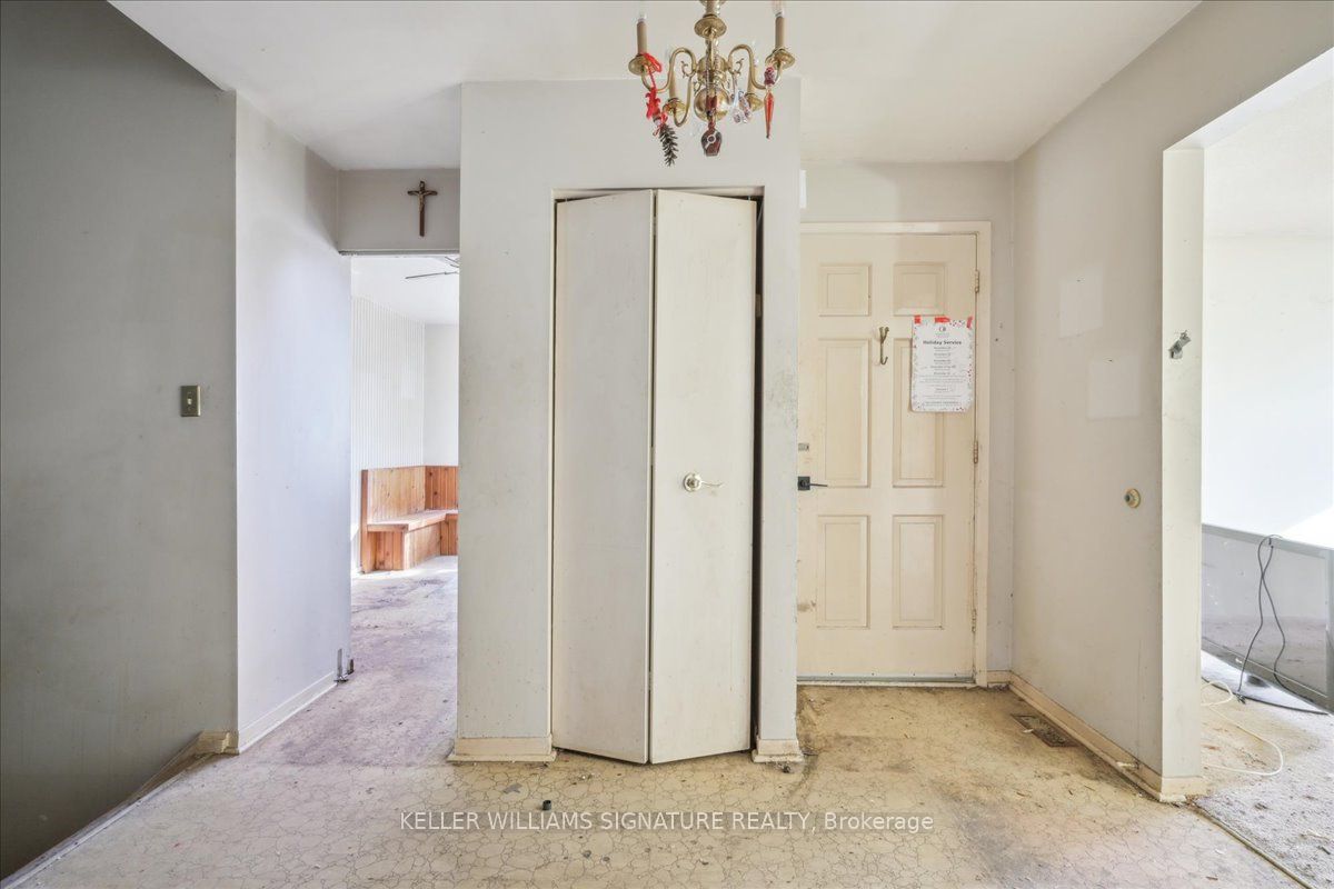 1215 Garthdale Court