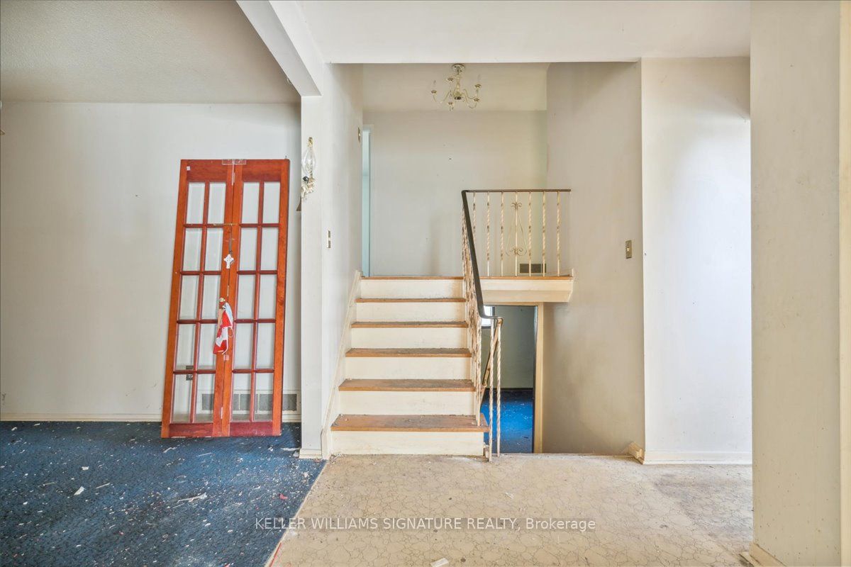 1215 Garthdale Court
