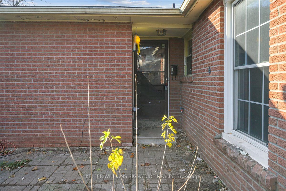 1215 Garthdale Court