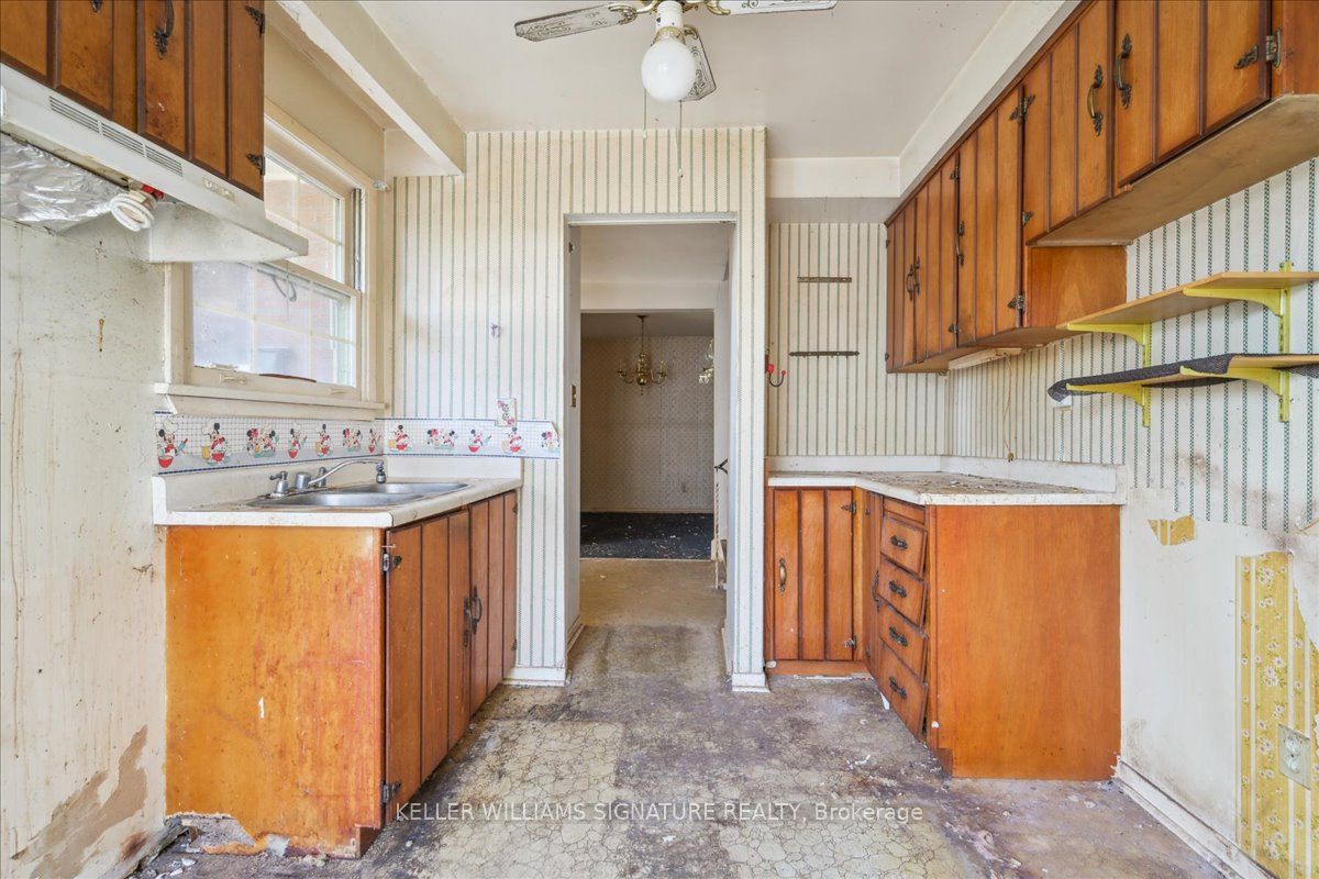 1215 Garthdale Court